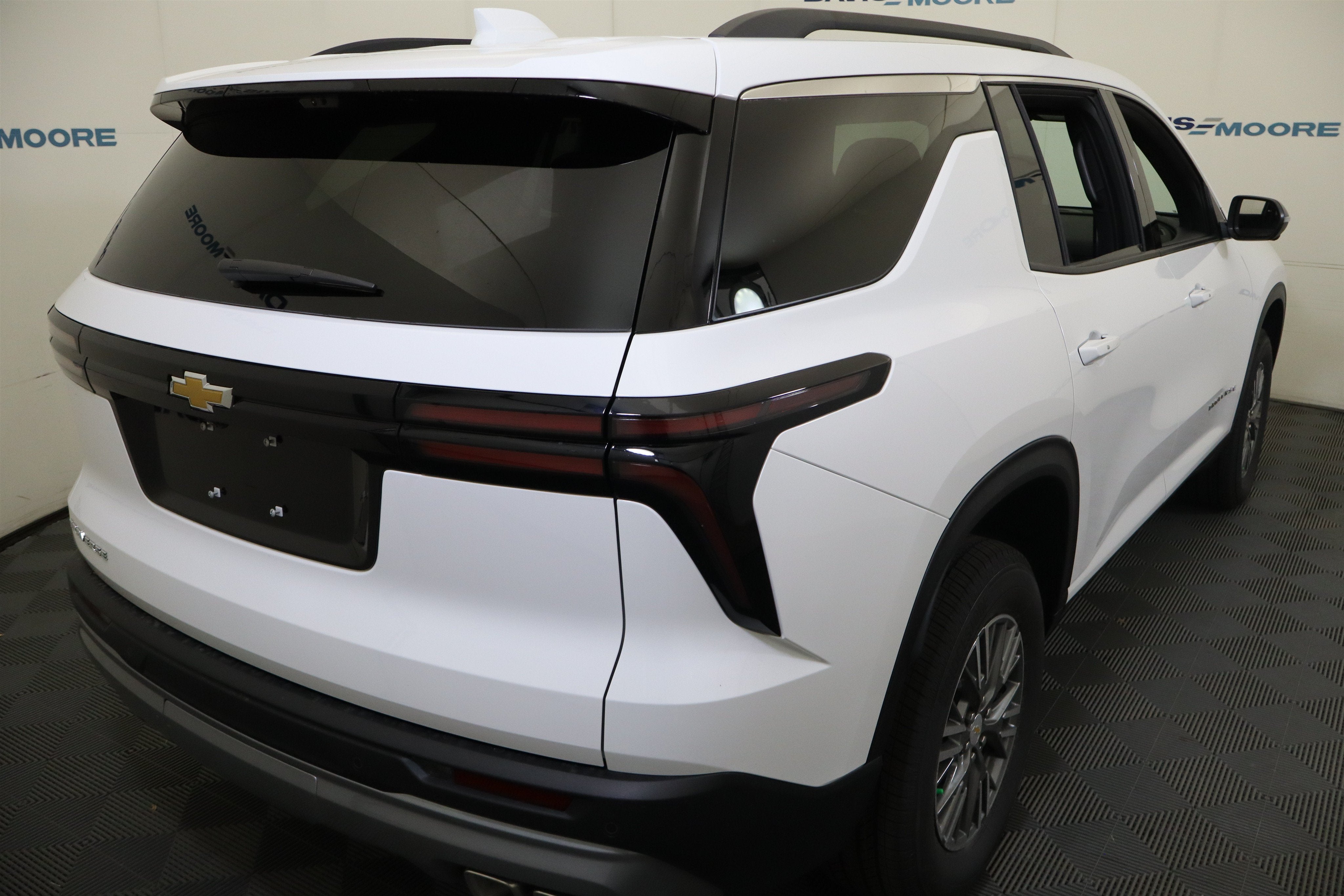 2027 Chevrolet Traverse FWD LT
