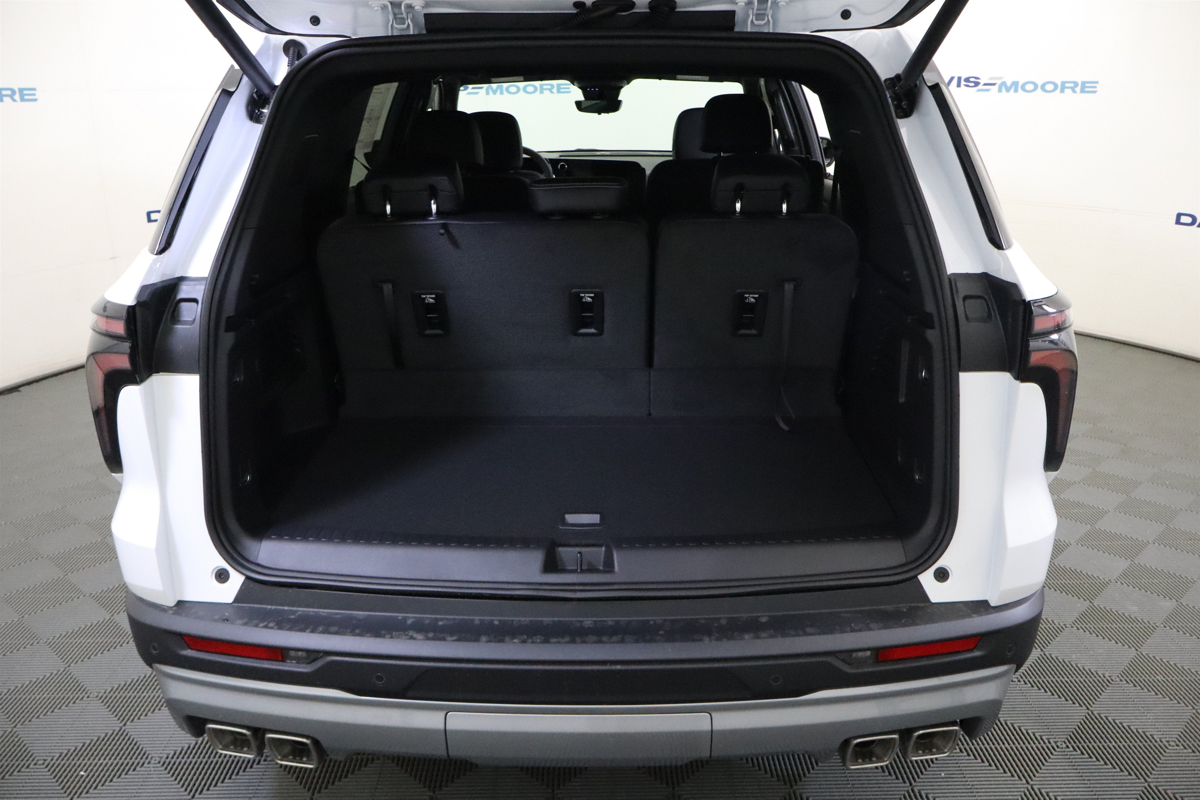 2027 Chevrolet Traverse FWD LT