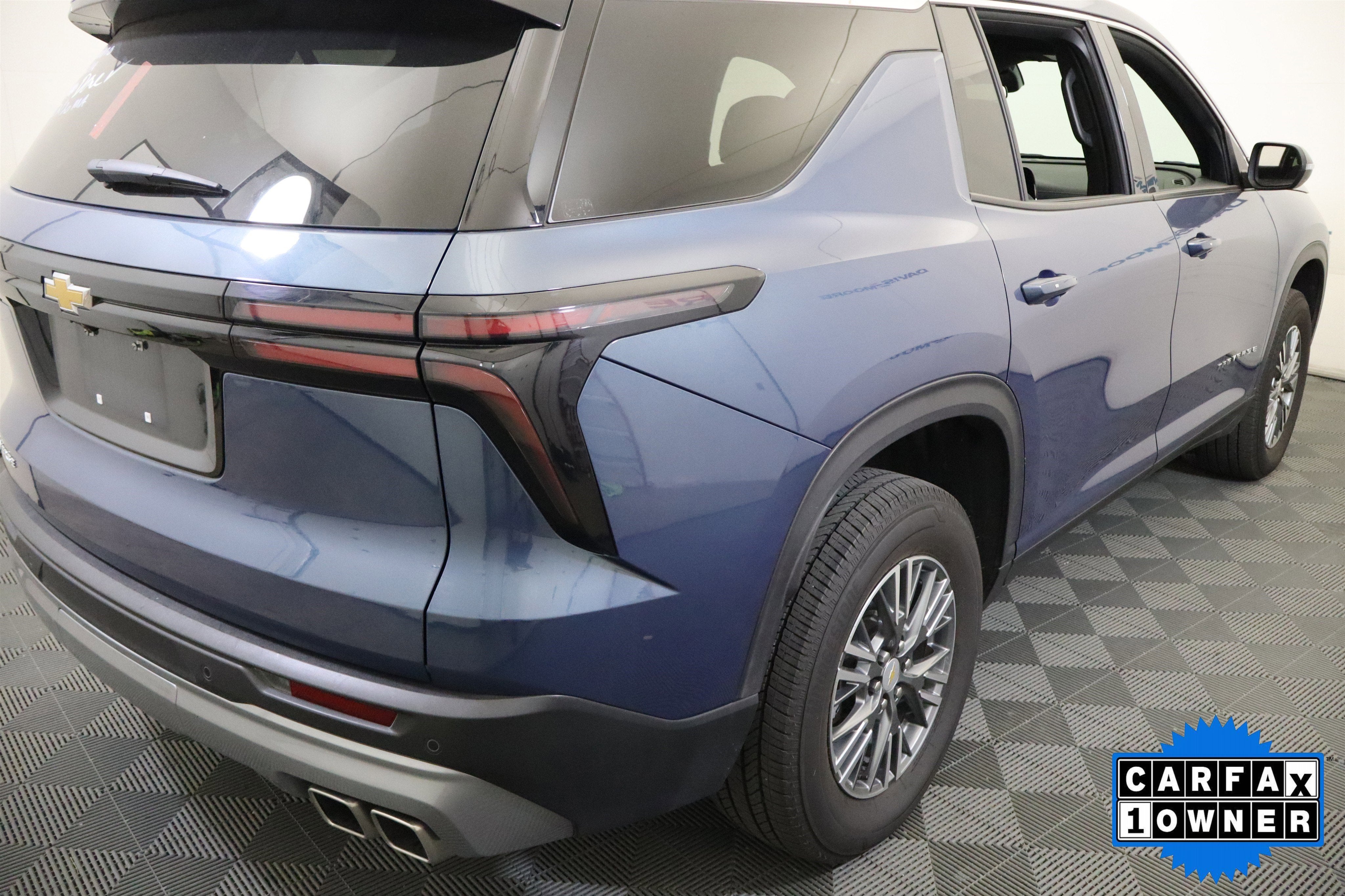 2025 Chevrolet Traverse FWD LT