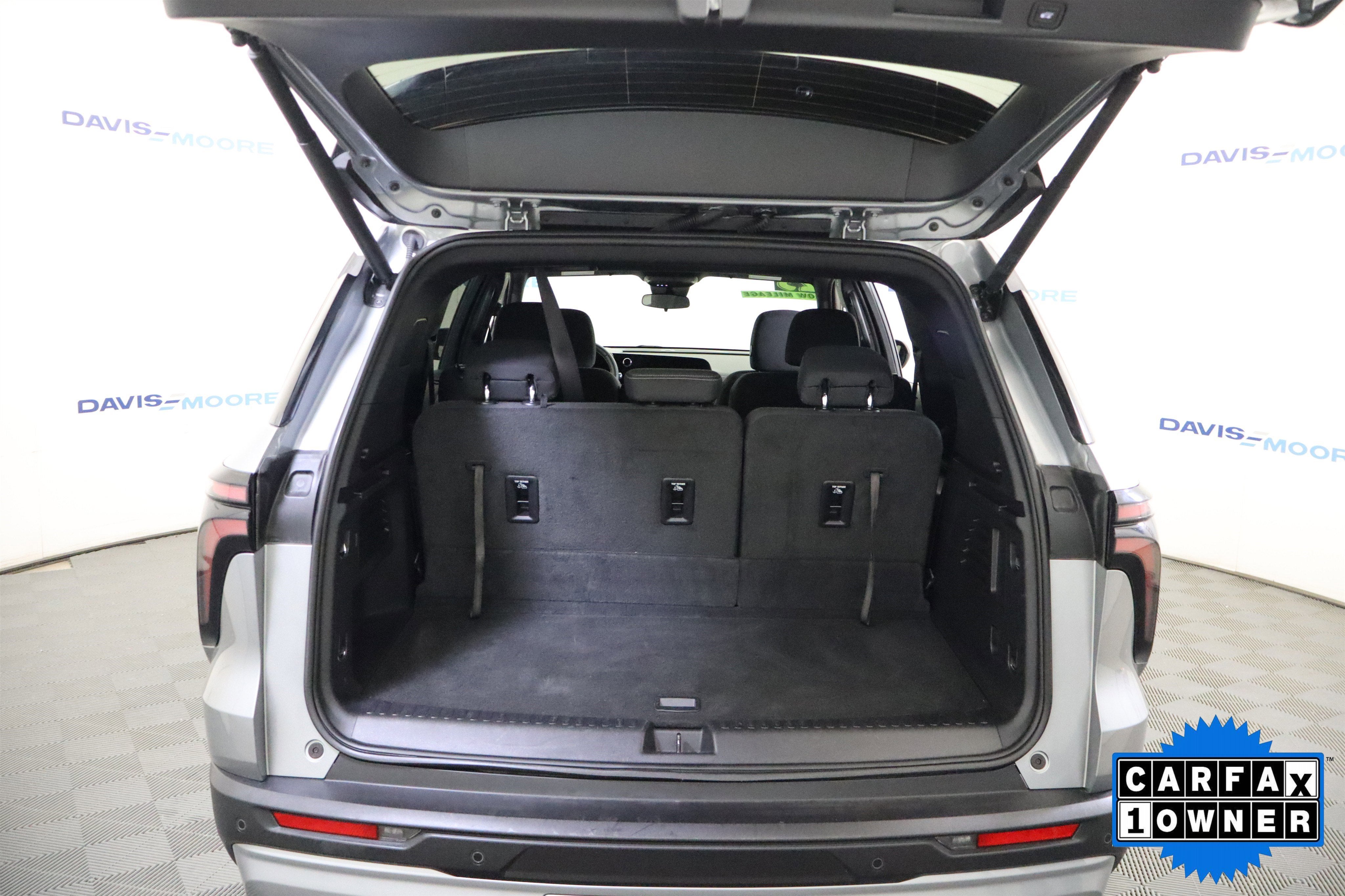 2025 Chevrolet Traverse FWD LT