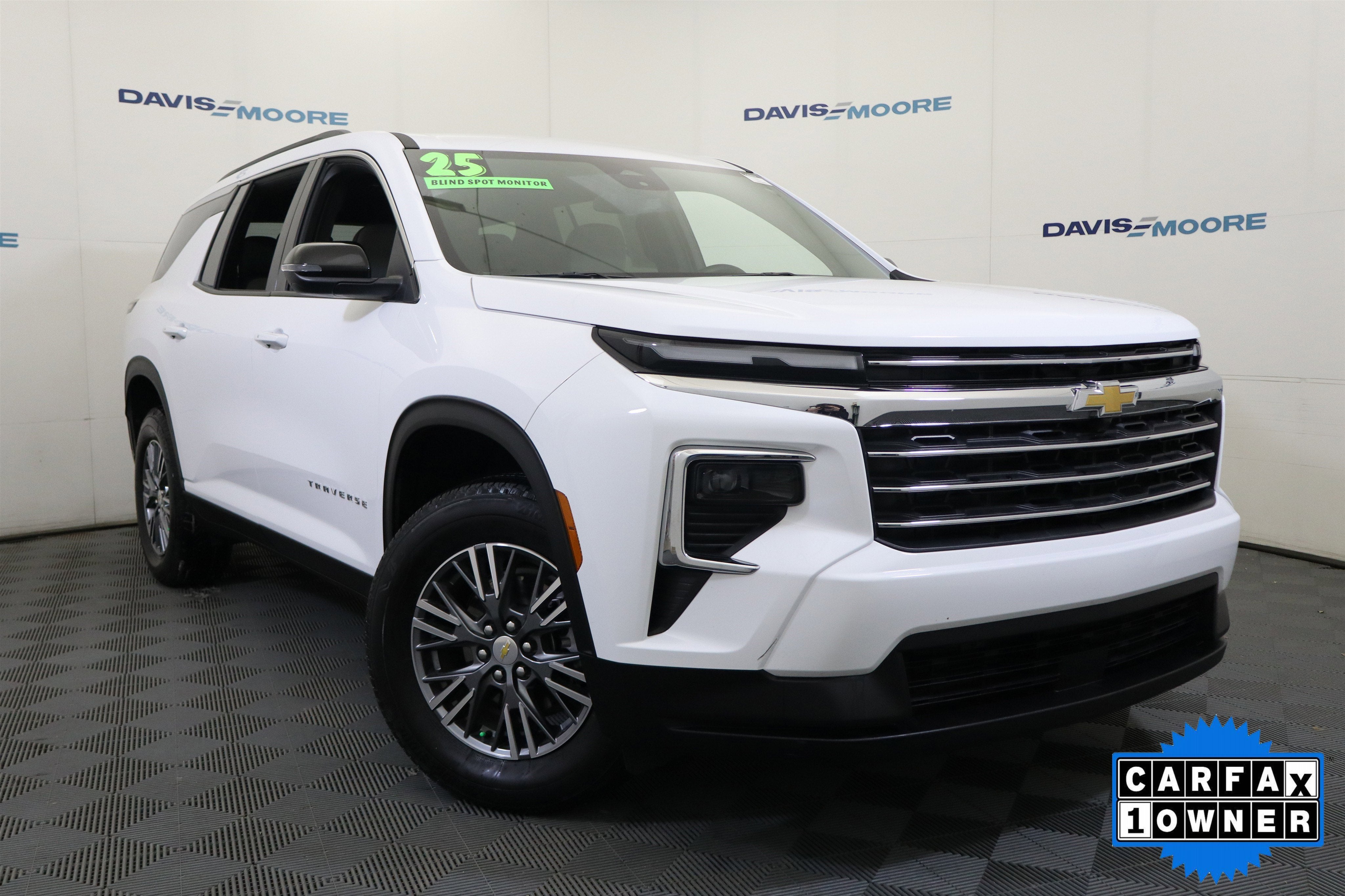 2025 Chevrolet Traverse FWD LT