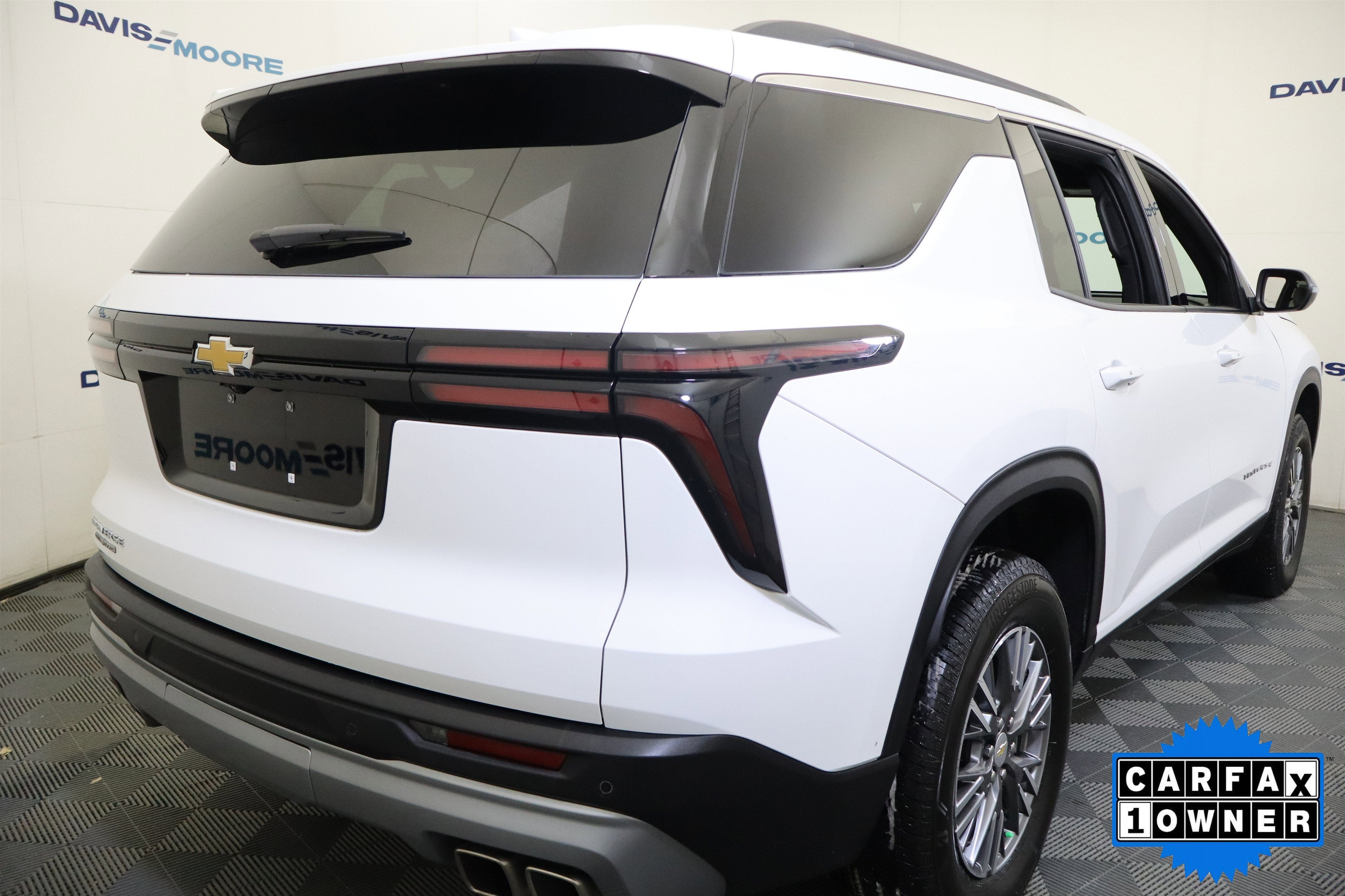 2025 Chevrolet Traverse FWD LT