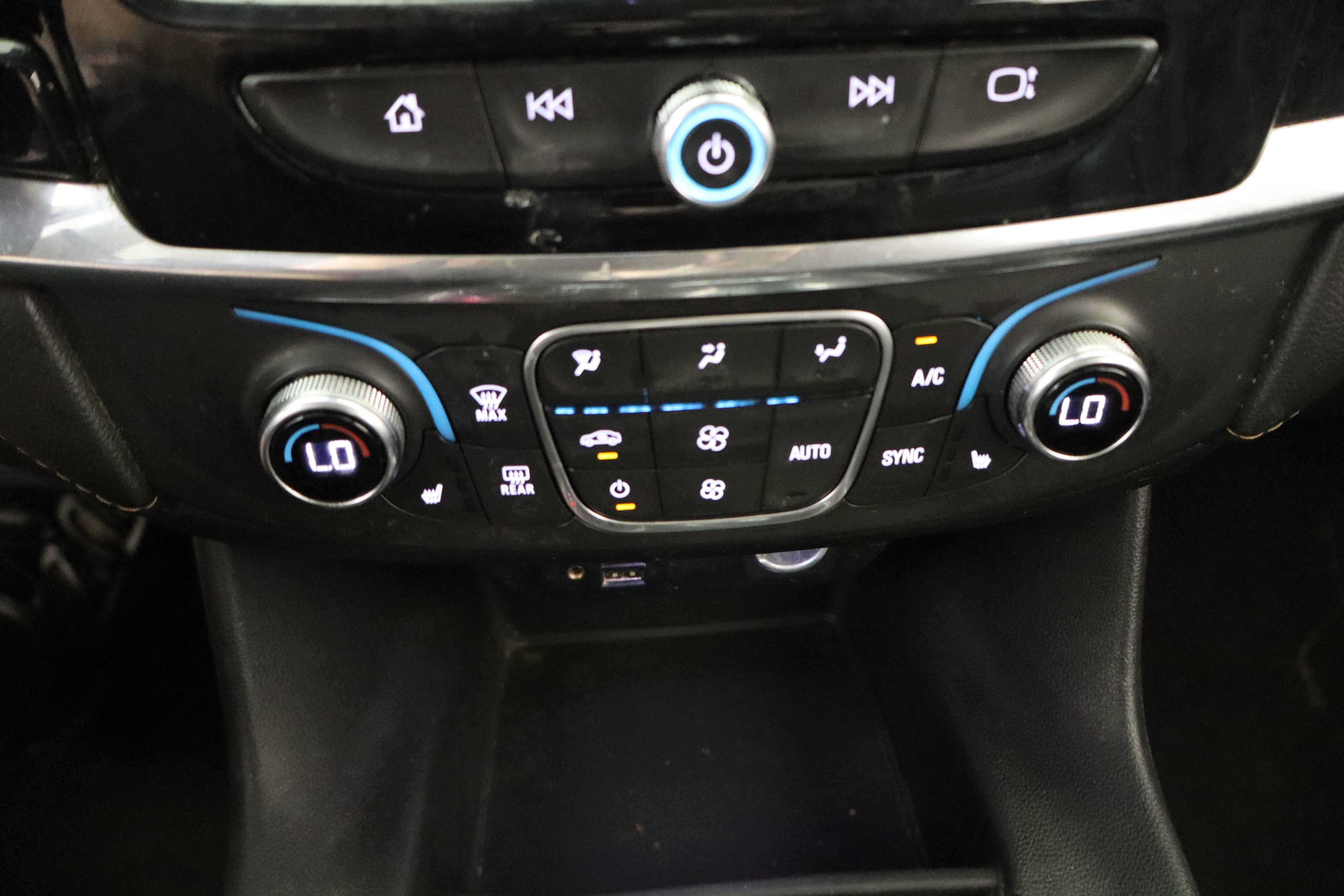 2020 Chevrolet Traverse LT Leather
