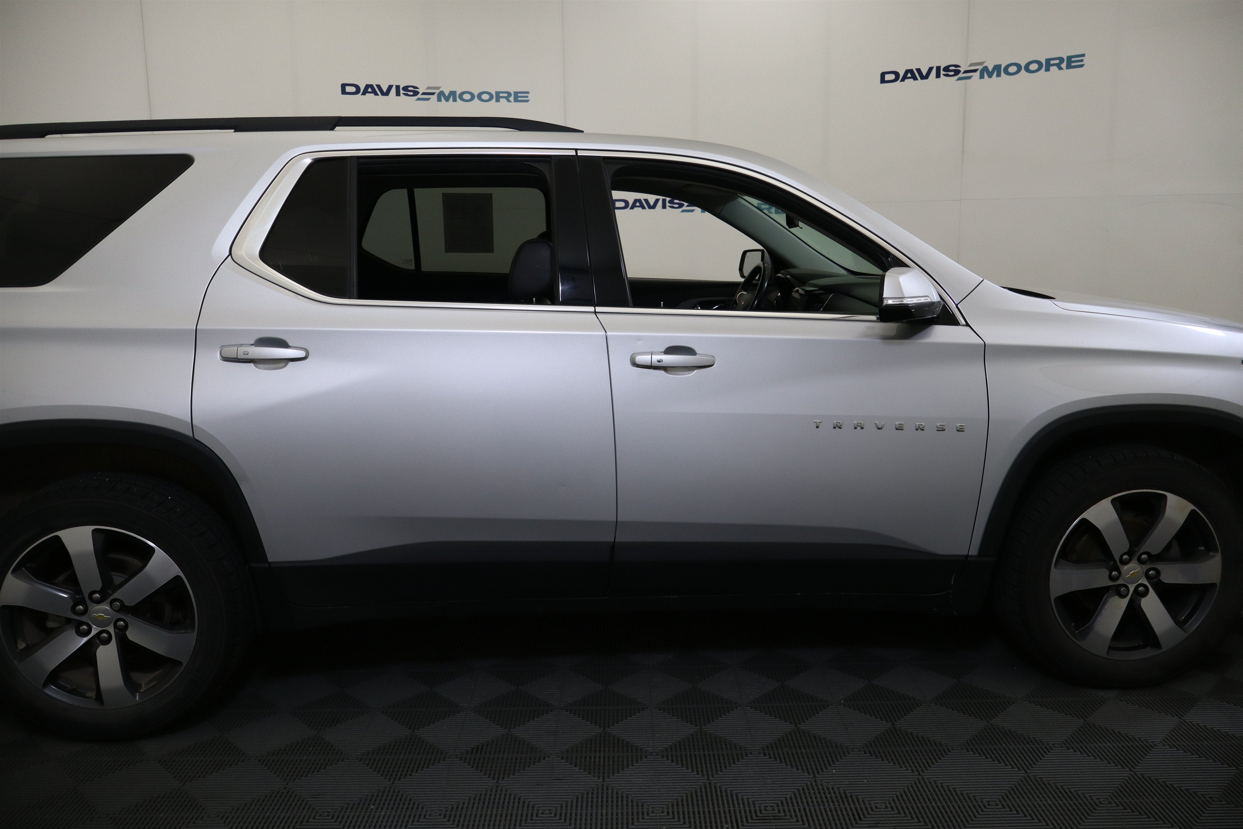 2020 Chevrolet Traverse LT Leather
