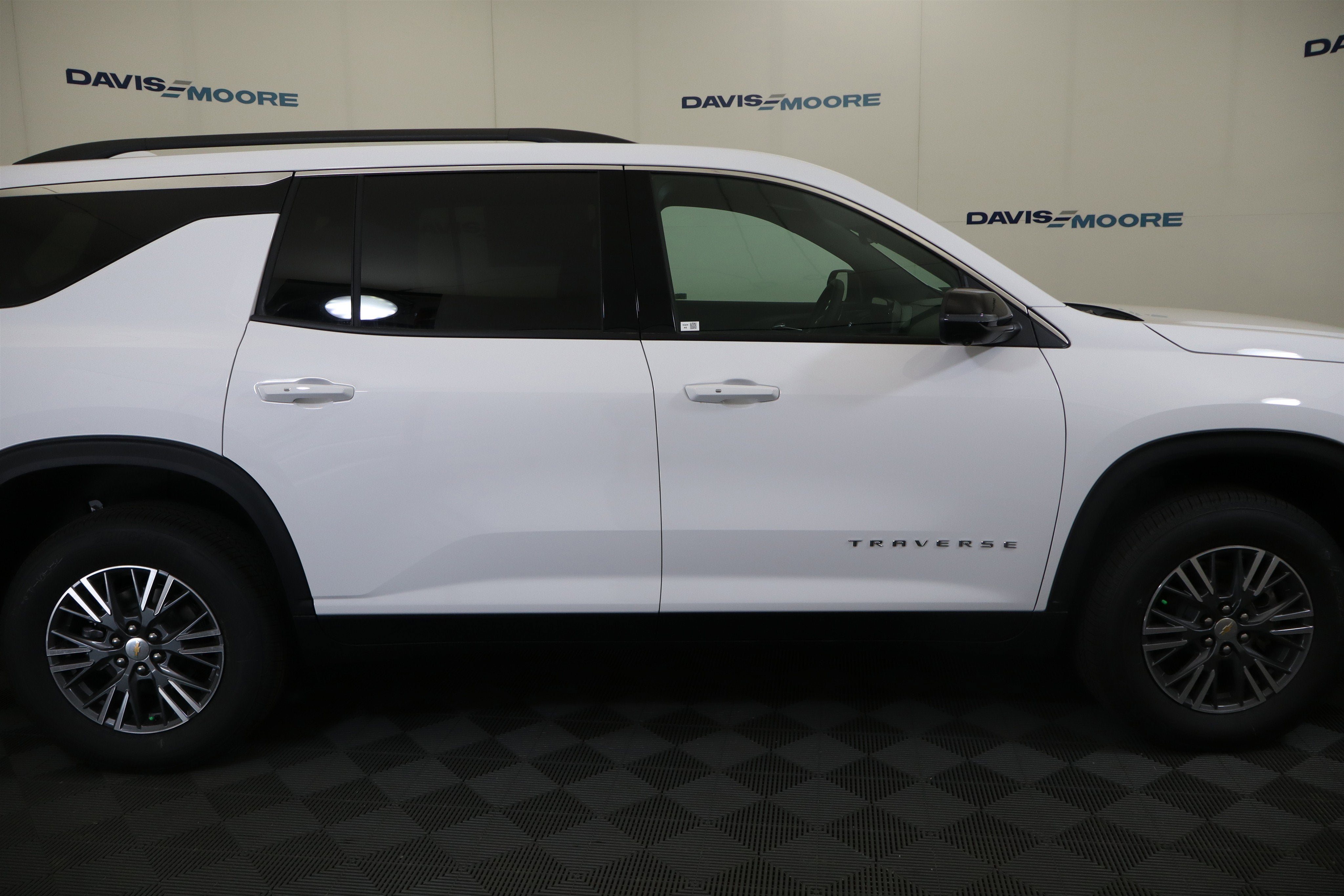 2026 Chevrolet Traverse AWD LT