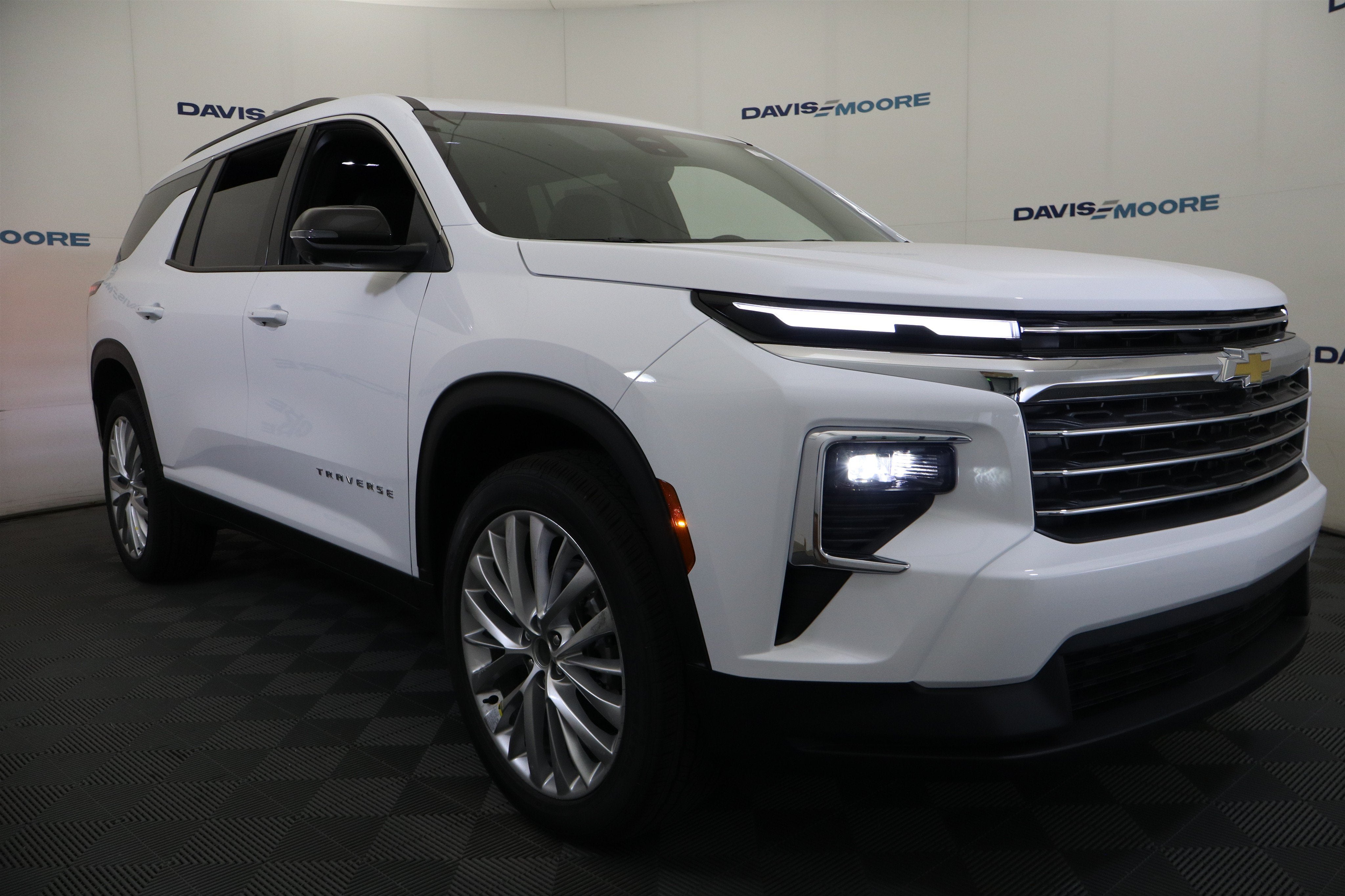 2027 Chevrolet Traverse AWD LT
