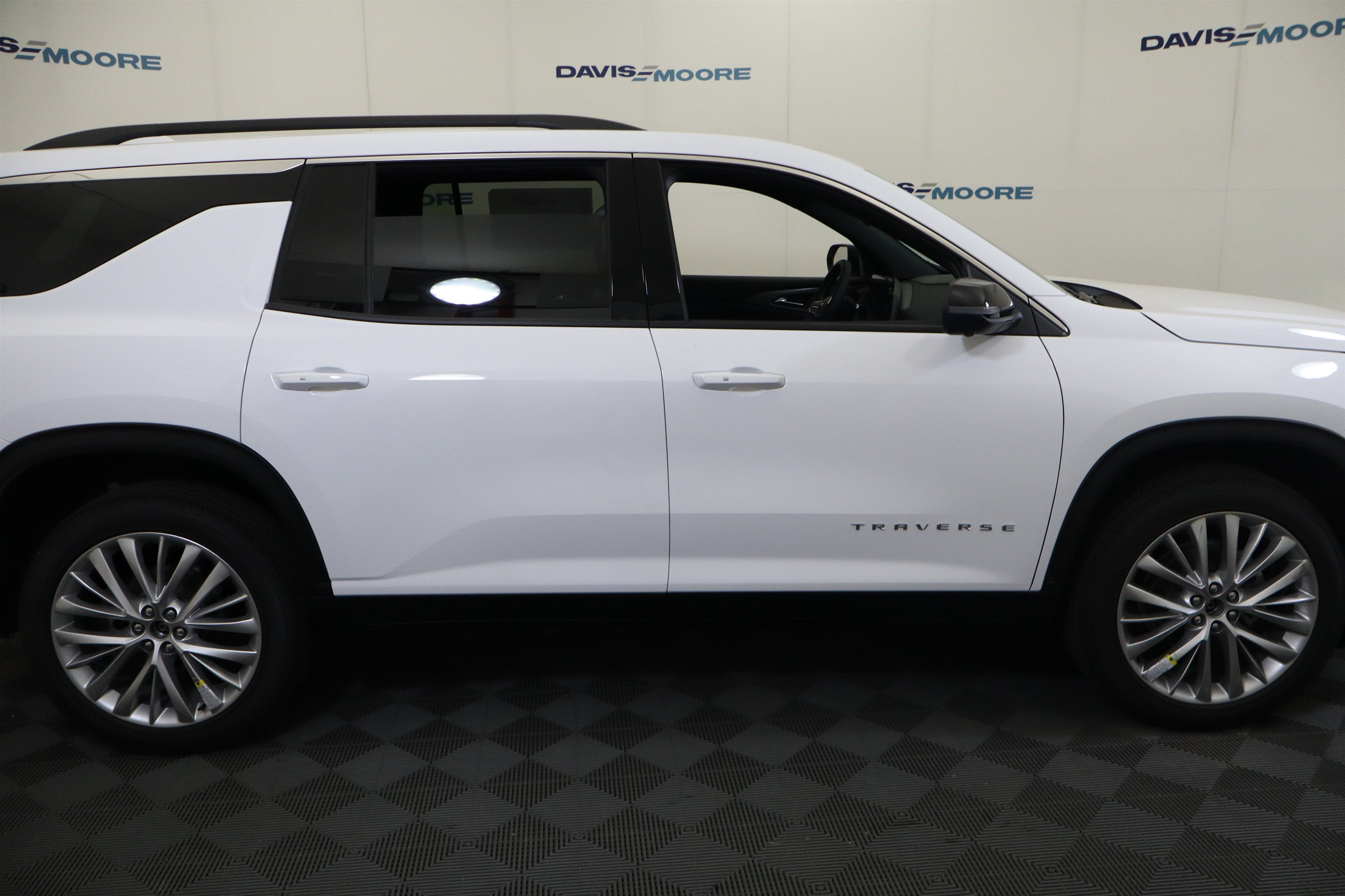 2027 Chevrolet Traverse AWD LT