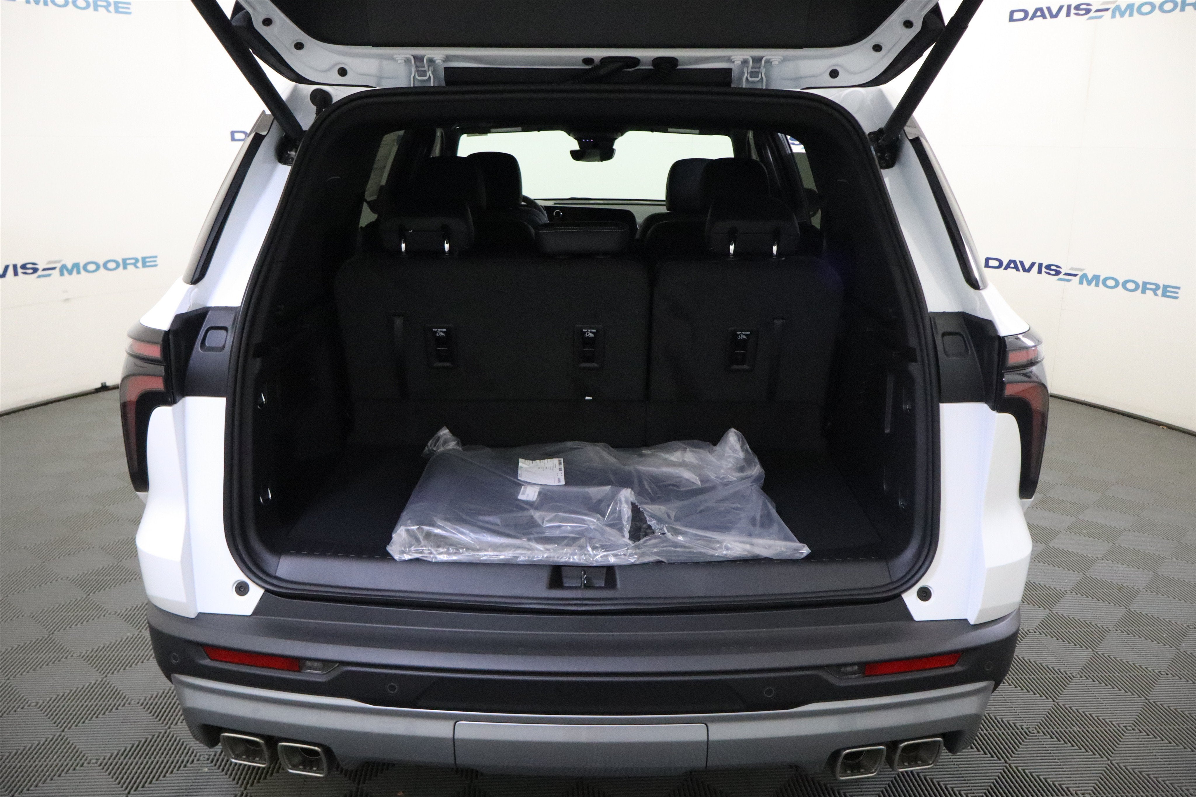 2027 Chevrolet Traverse AWD LT