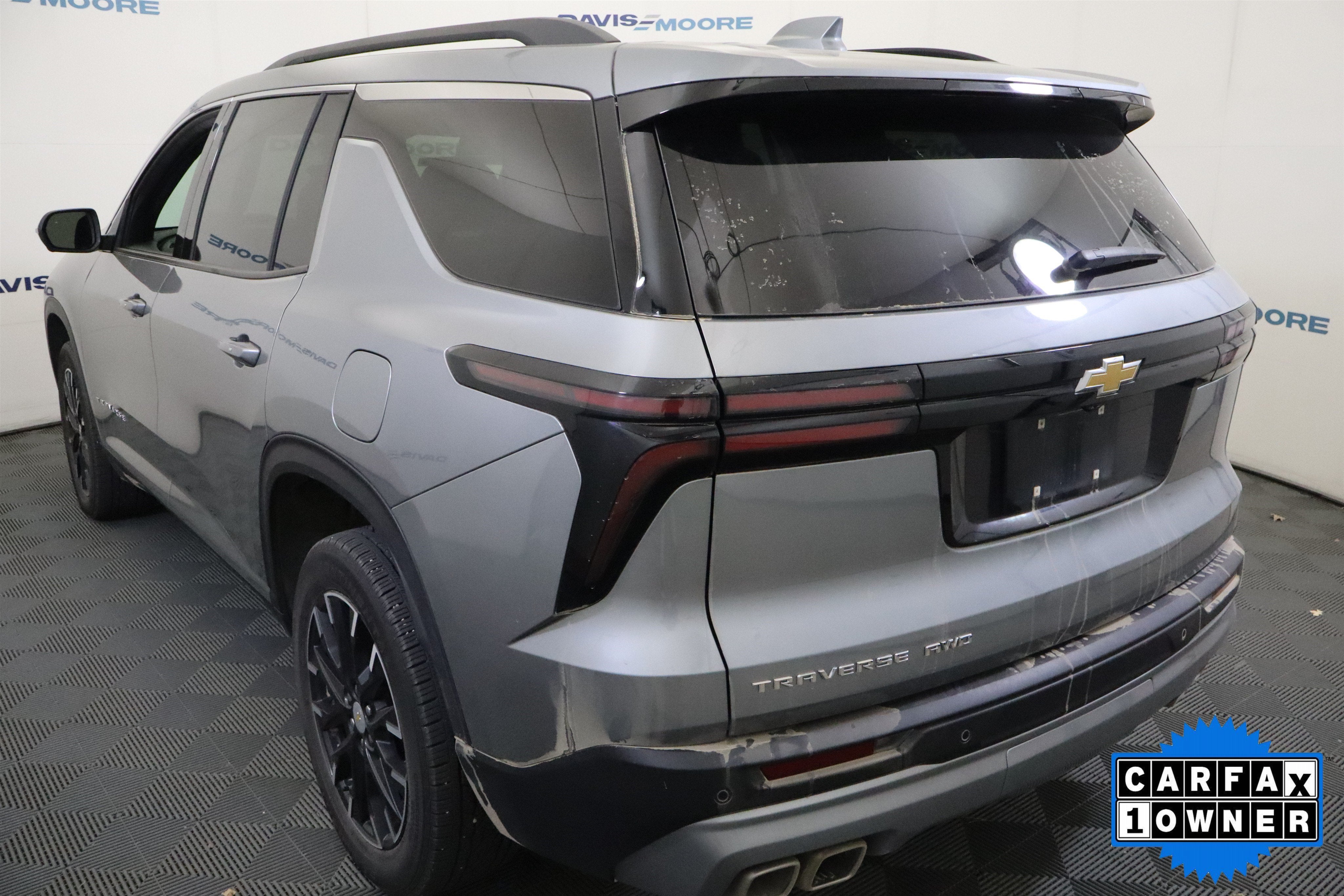 2025 Chevrolet Traverse AWD LT