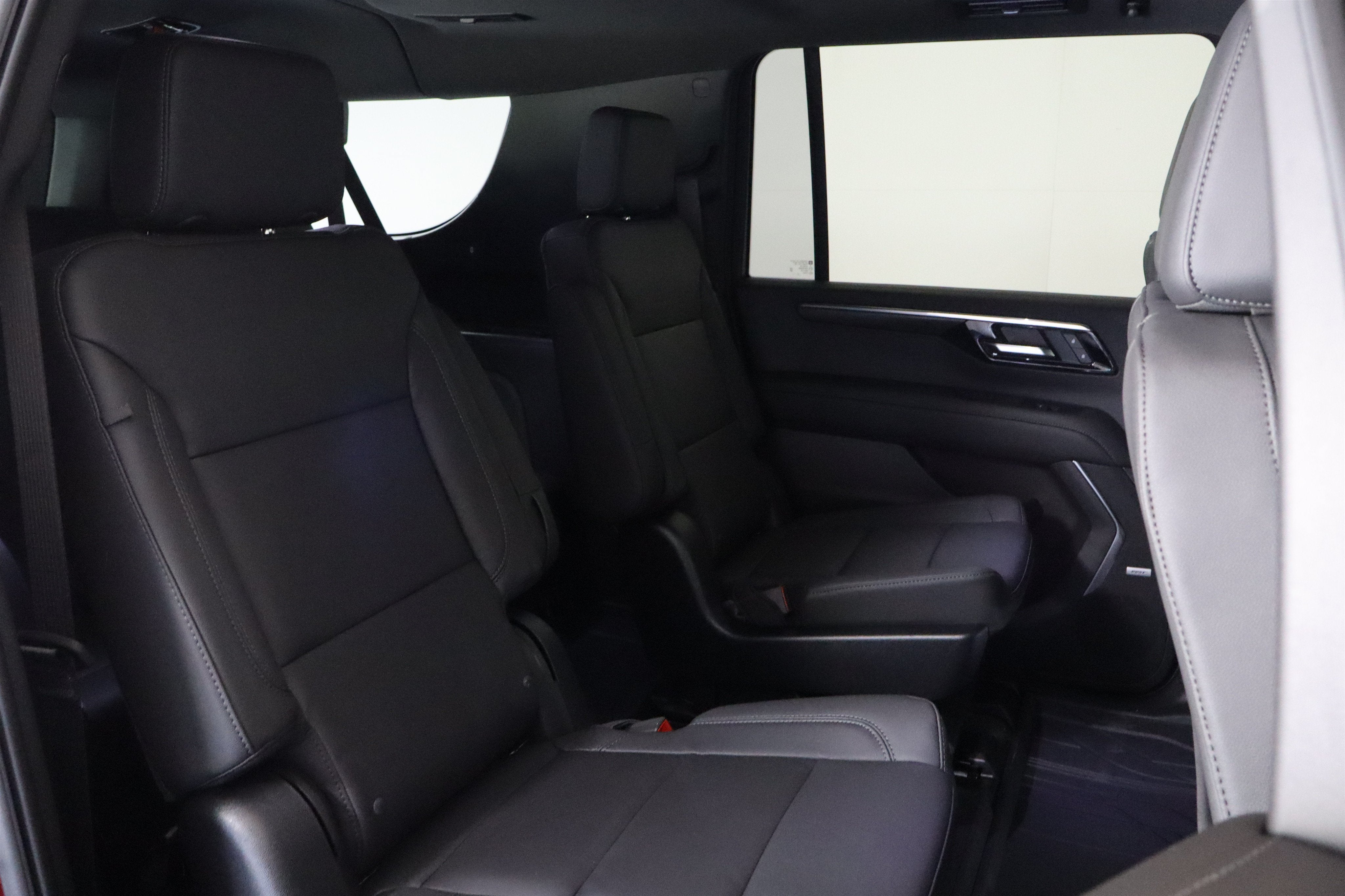 2027 Chevrolet Suburban LT 4WD