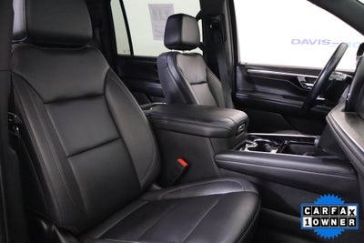 2025 Chevrolet Suburban LT 4WD