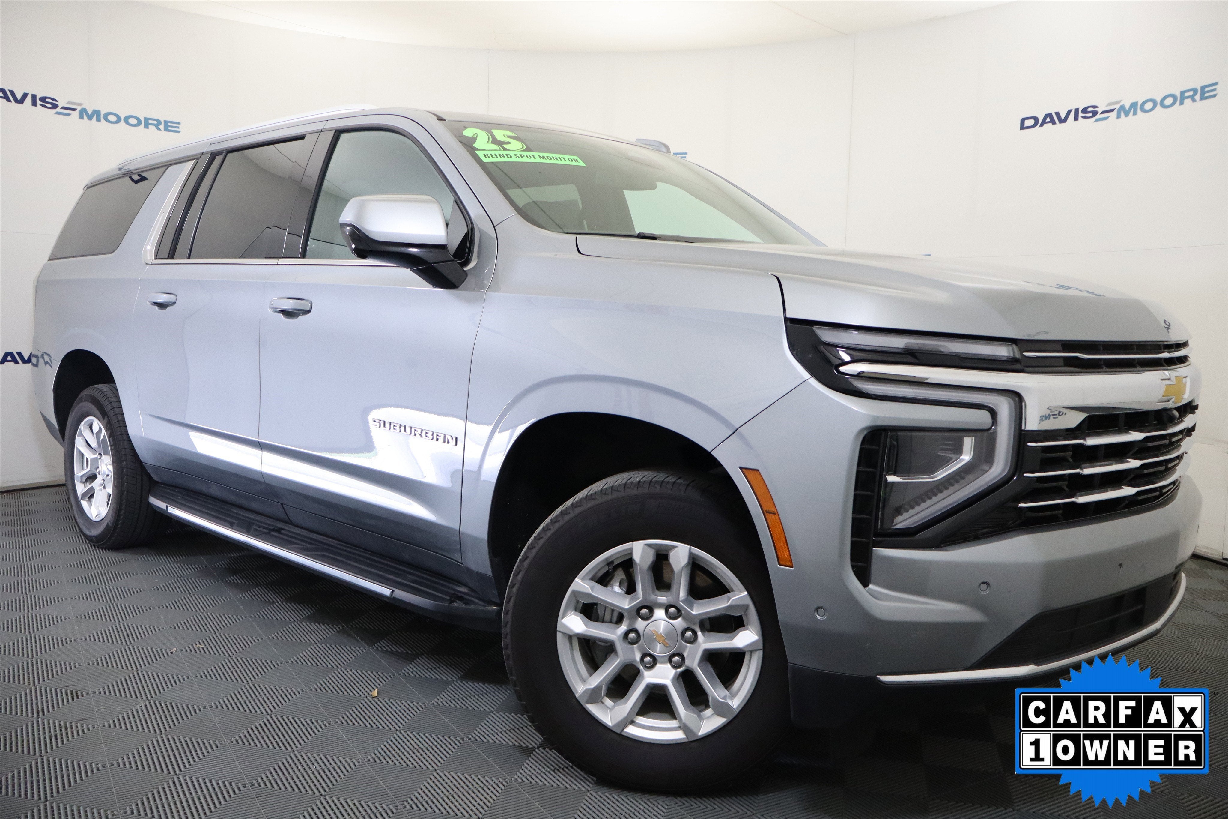 2025 Chevrolet Suburban LT 4WD