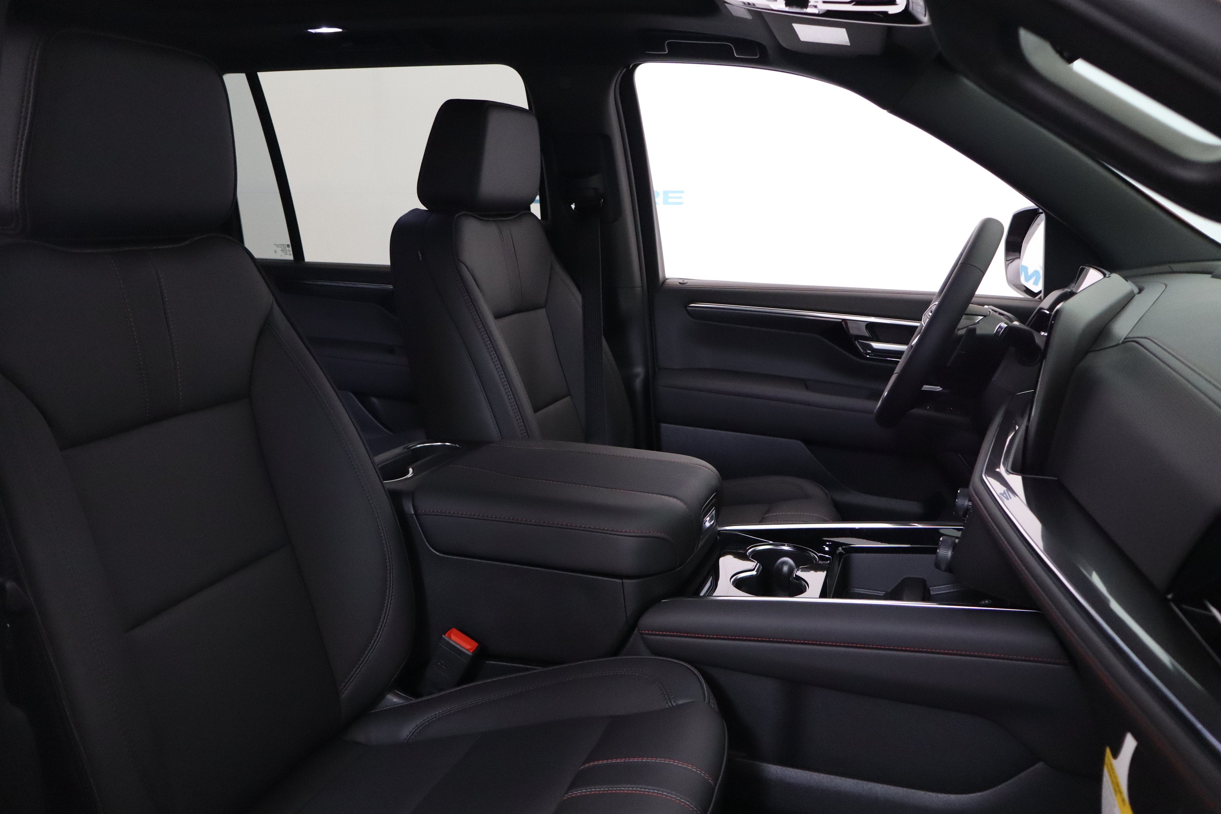 2026 Chevrolet Suburban RST 4WD