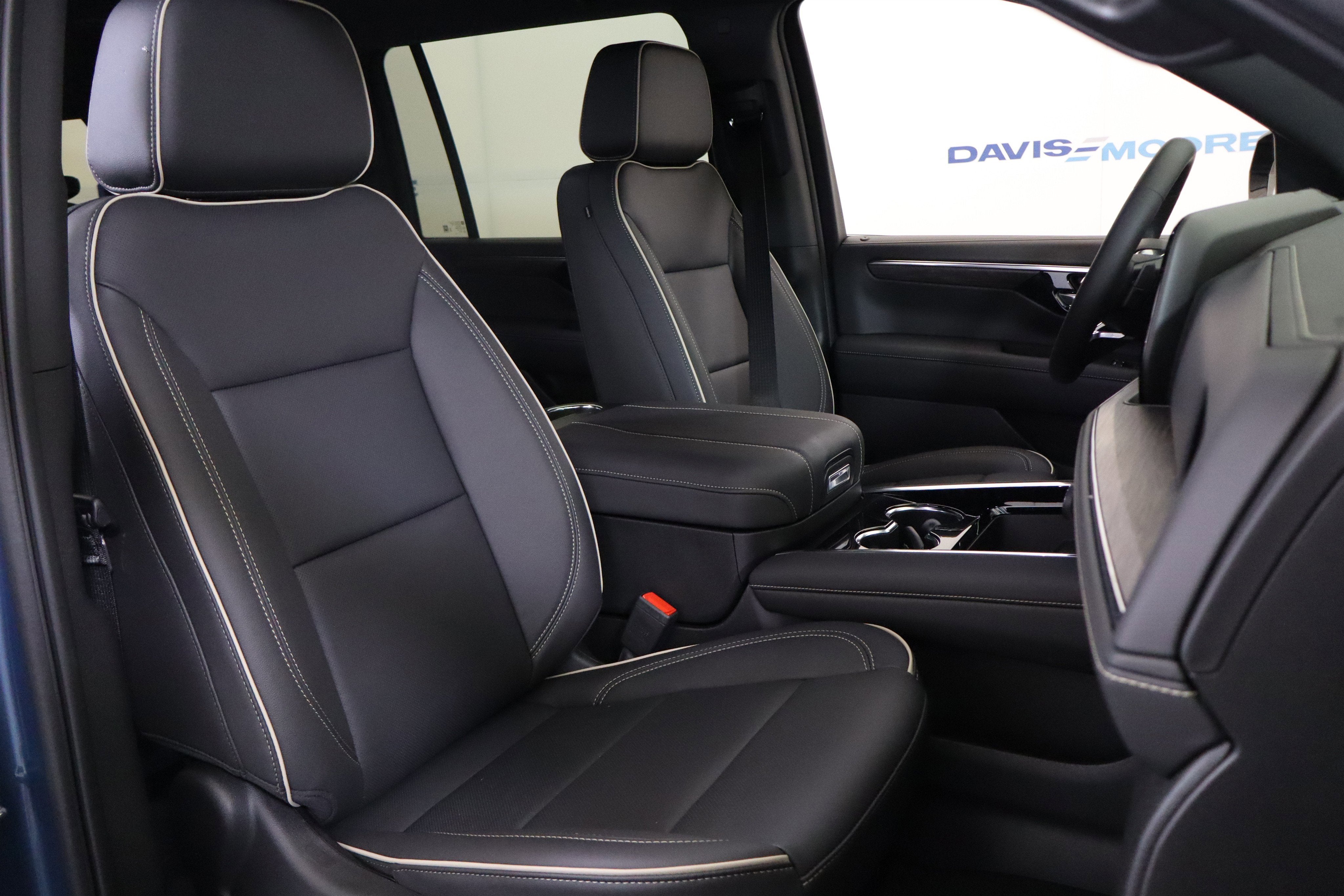 2025 Chevrolet Suburban Premier 4WD