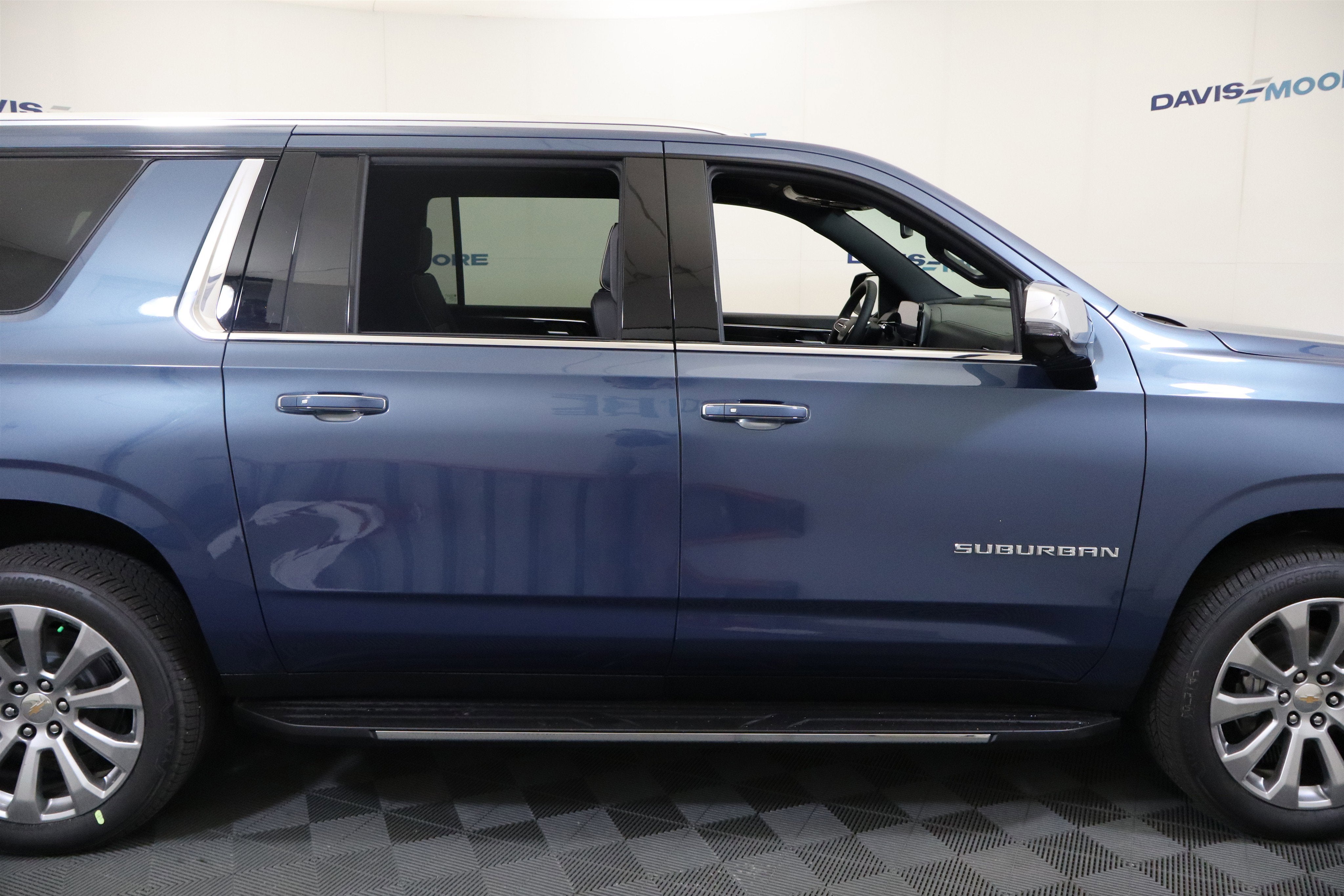 2025 Chevrolet Suburban Premier 4WD