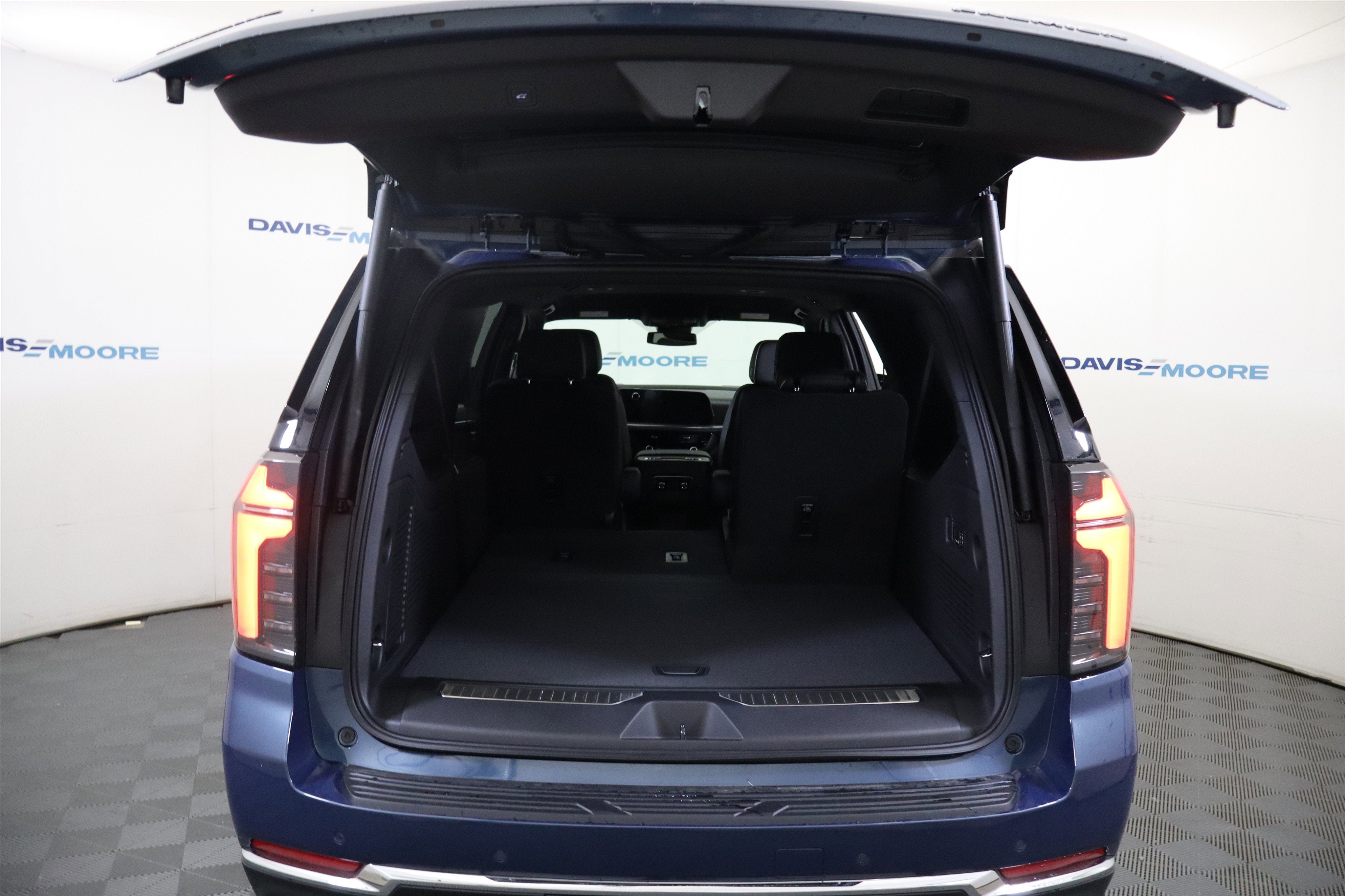 2025 Chevrolet Suburban Premier 4WD