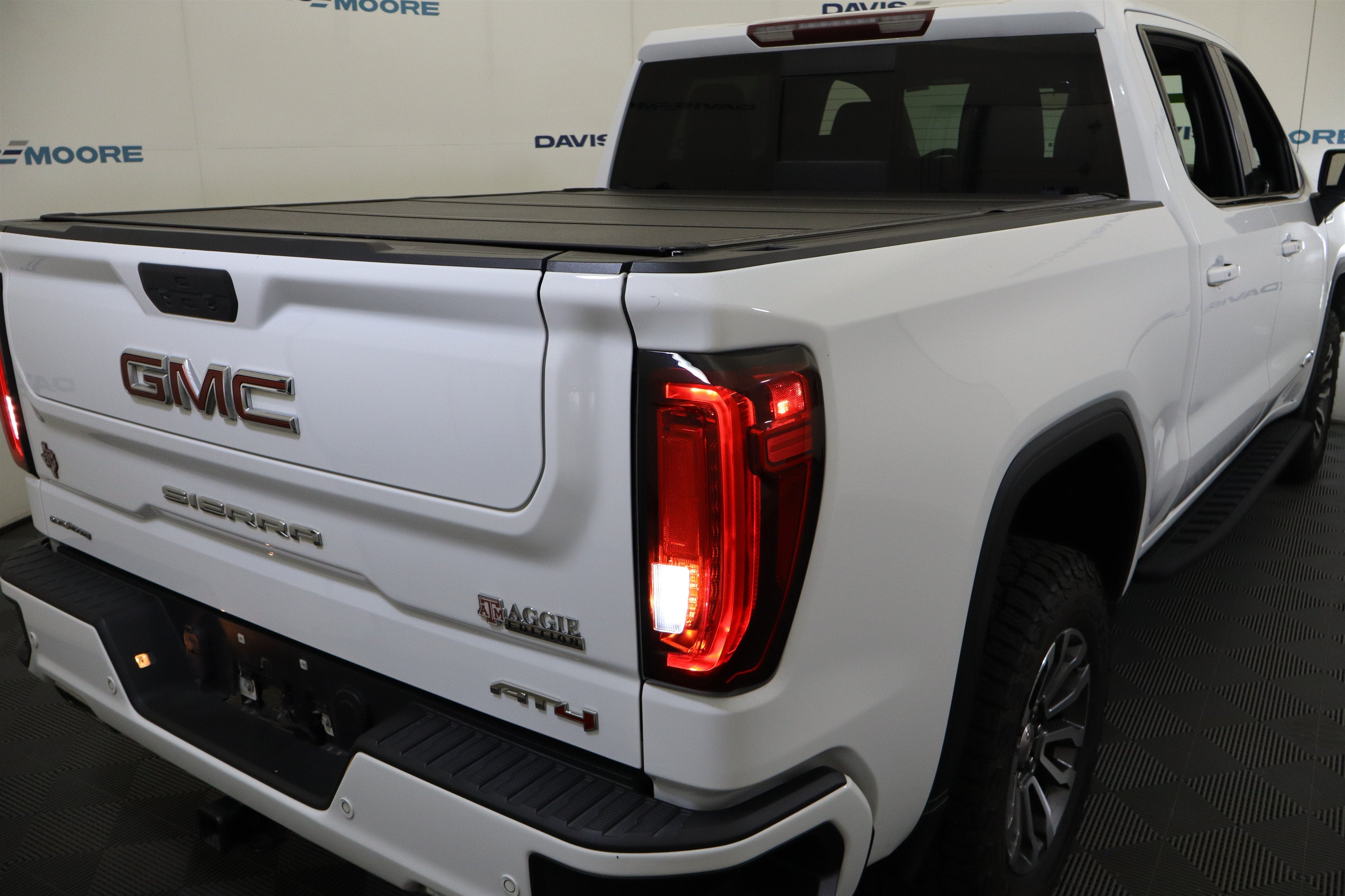 2021 GMC Sierra 1500 AT4 Crew Cab 4WD