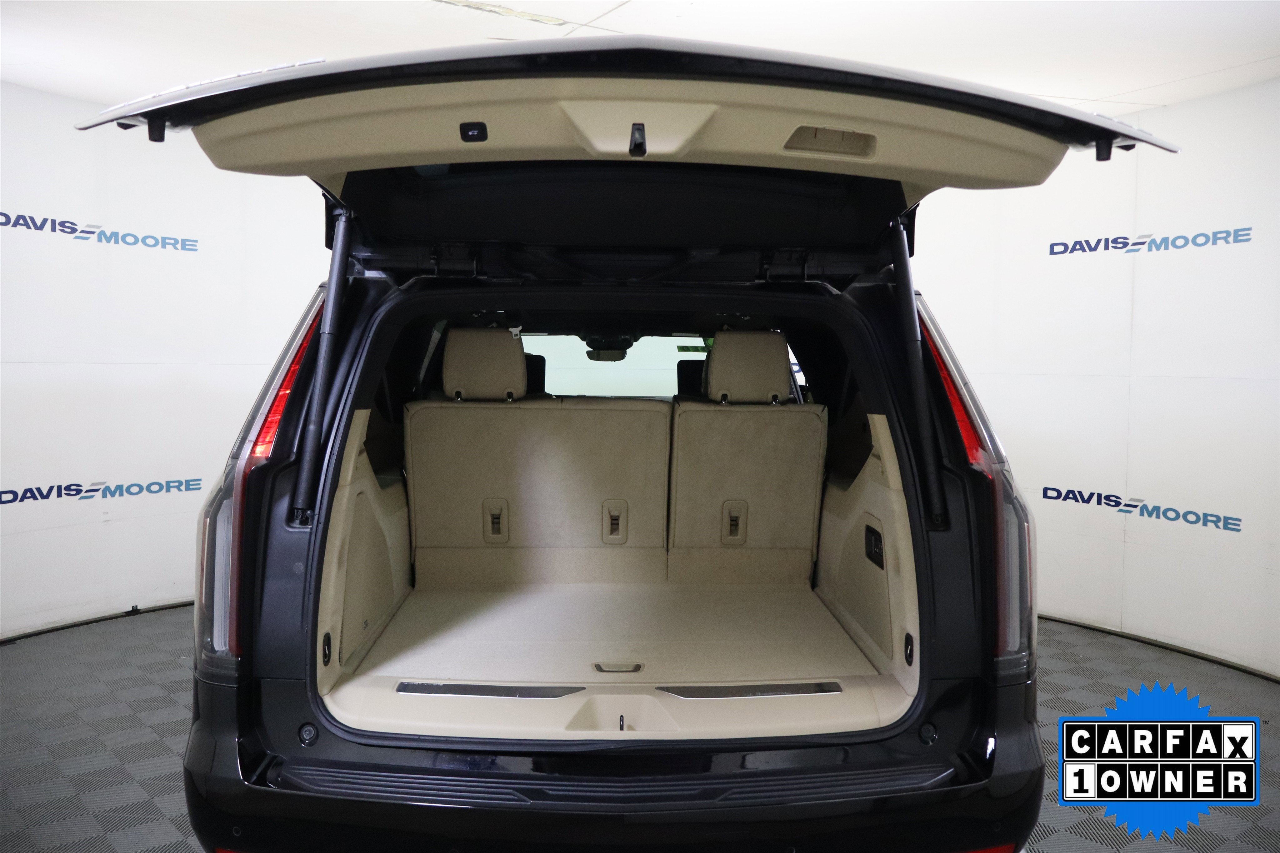 2023 Cadillac Escalade ESV 4WD Premium Luxury