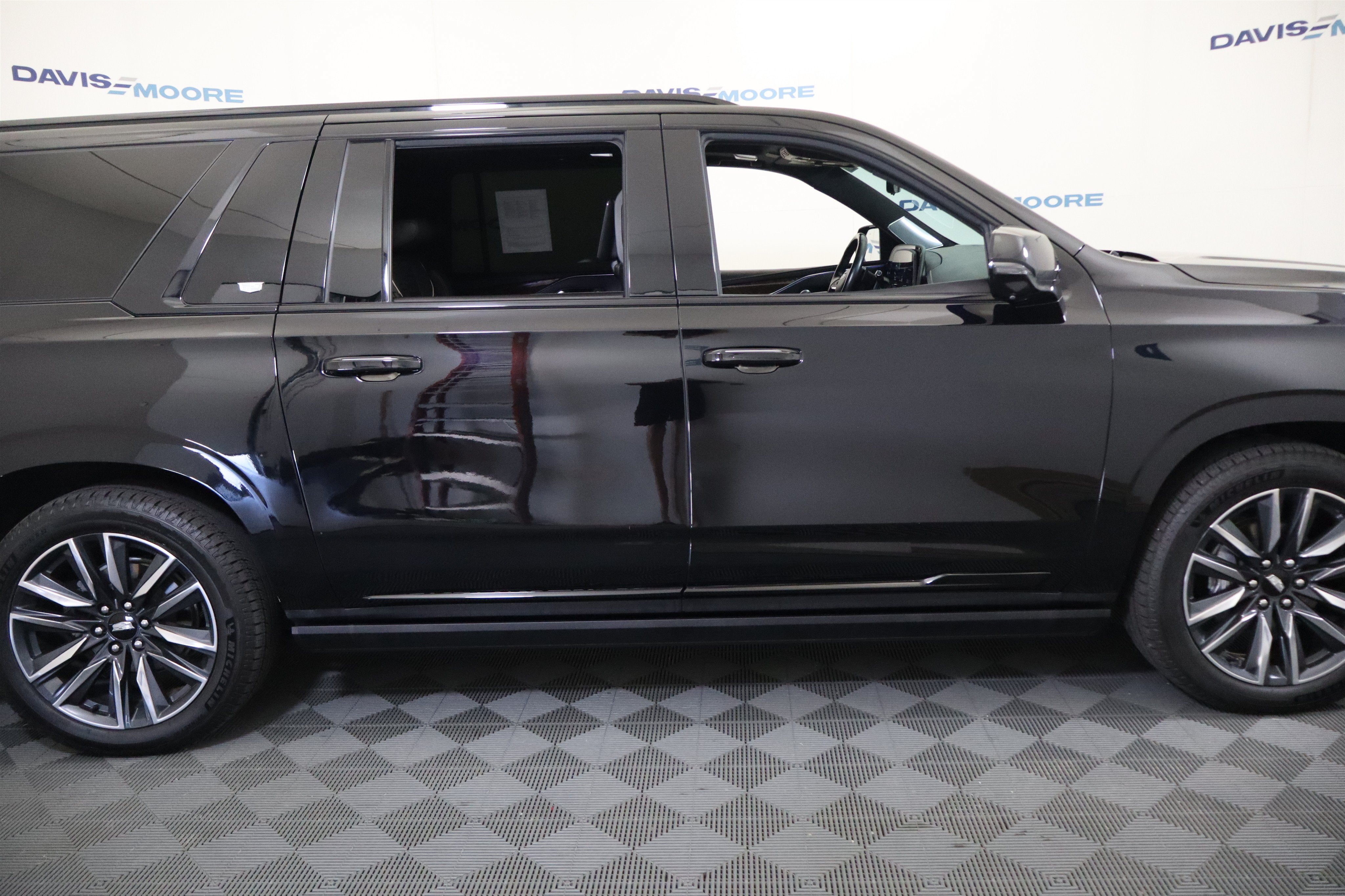 2023 Cadillac Escalade ESV 4WD Sport Platinum