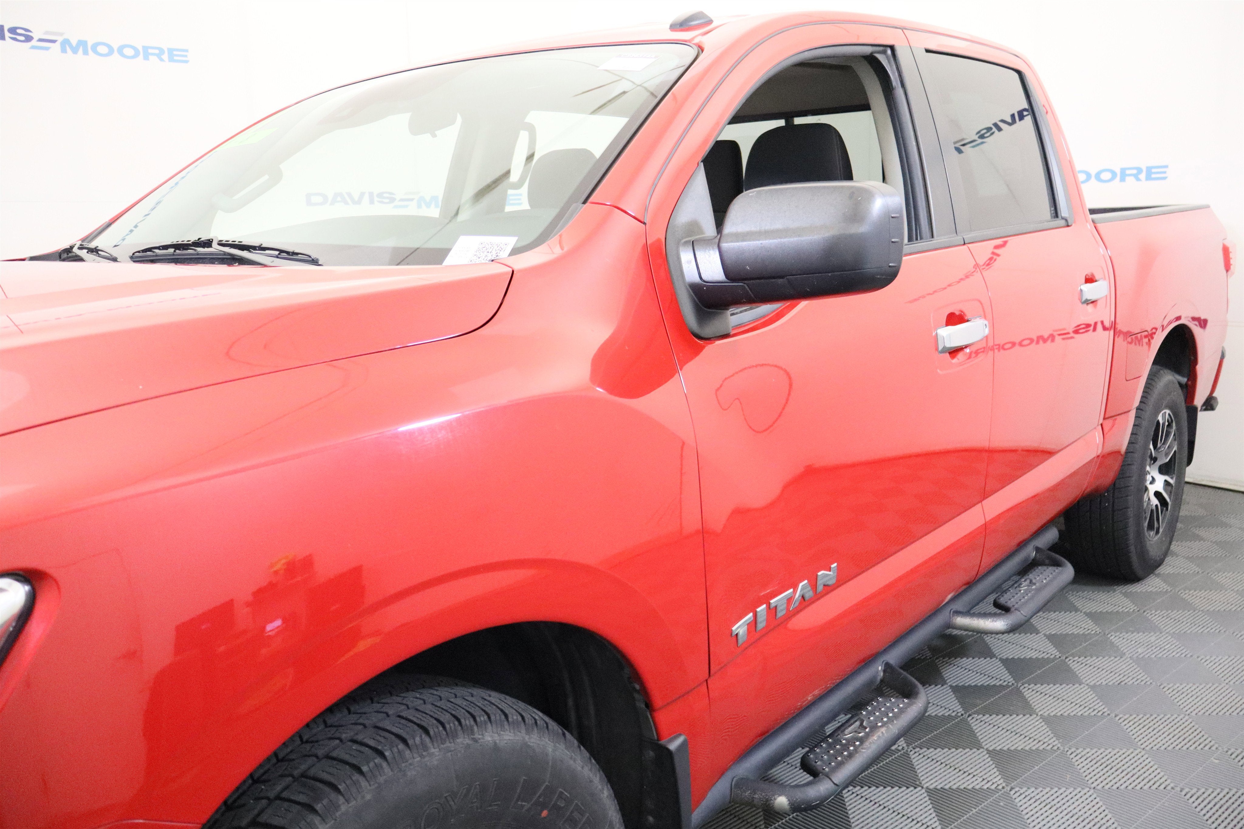 2021 Nissan Titan SV Crew Cab 4x4