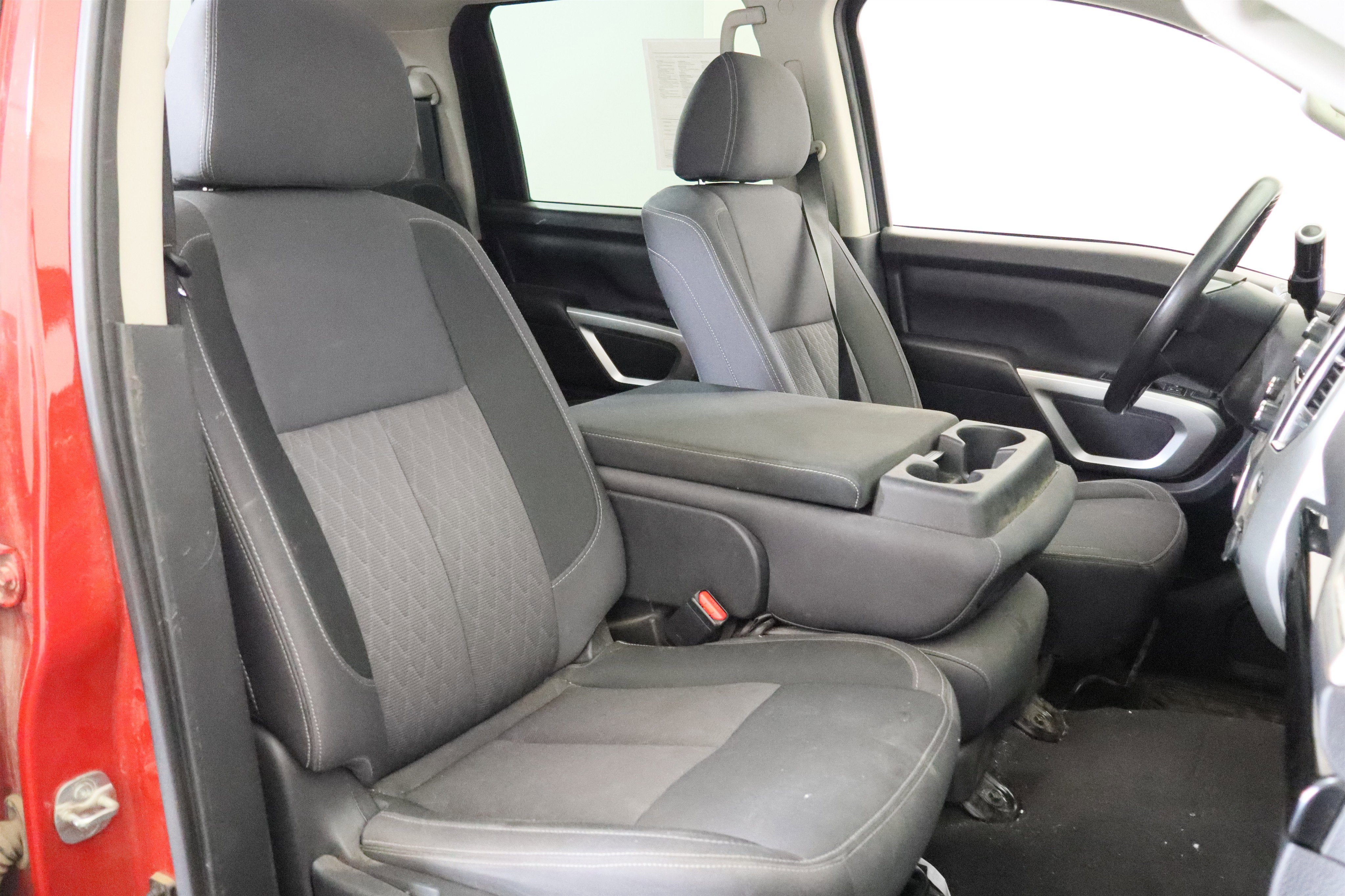 2021 Nissan Titan SV Crew Cab 4x4