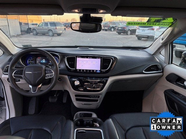 2024 Chrysler Pacifica Hybrid Select