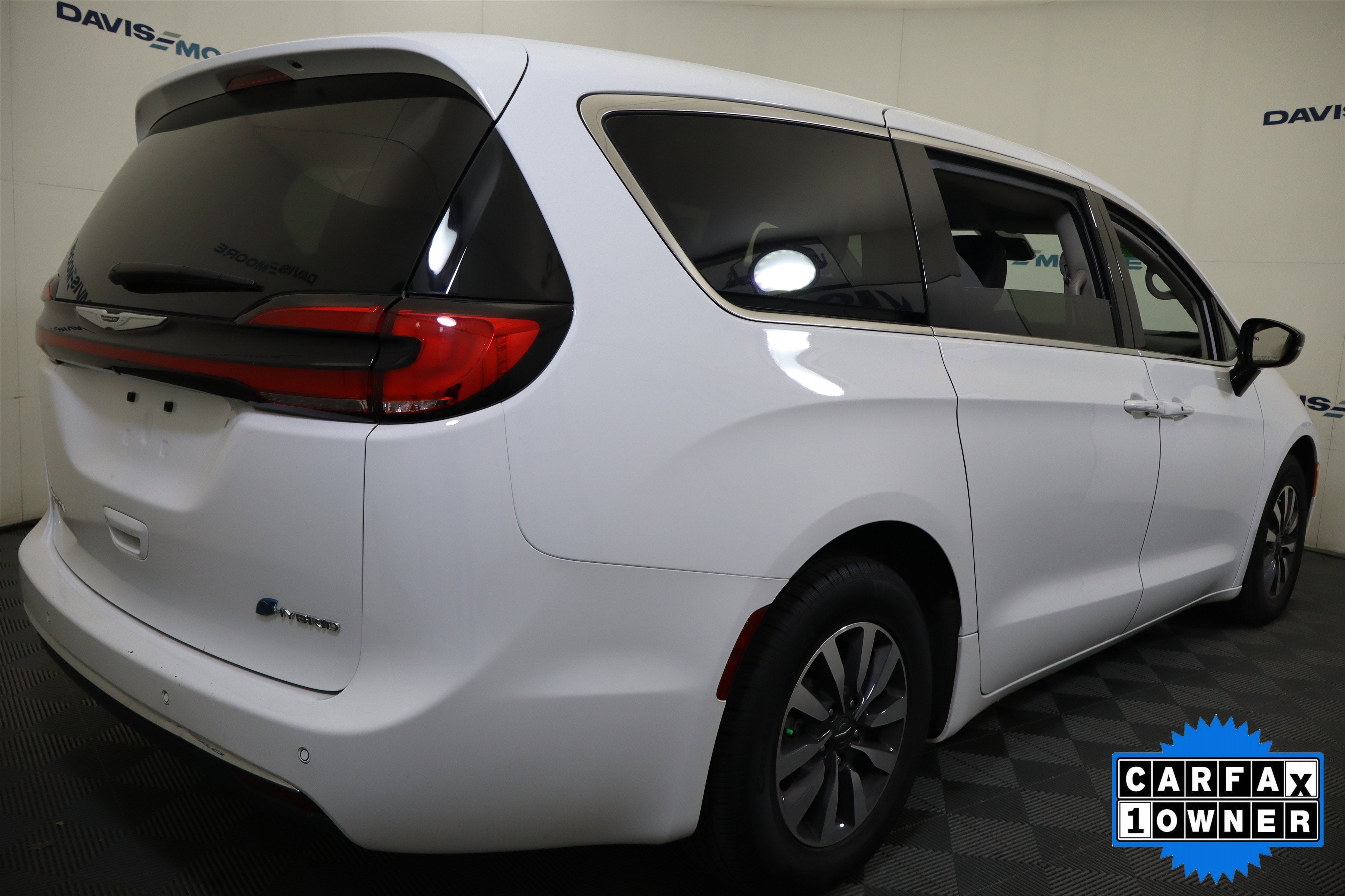 2024 Chrysler Pacifica Hybrid Select
