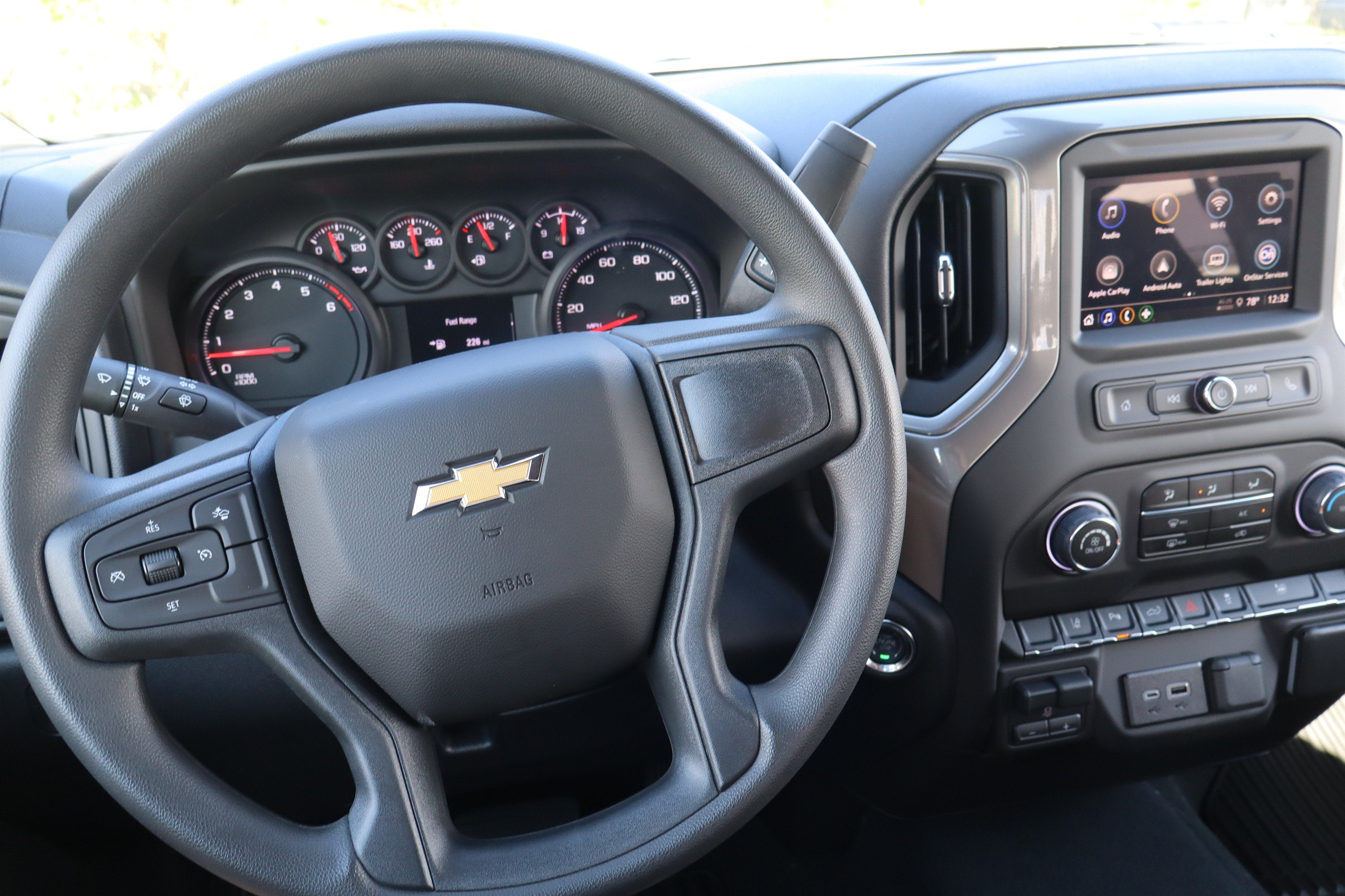 2026 Chevrolet Silverado 2500HD Custom Crew Cab 4WD