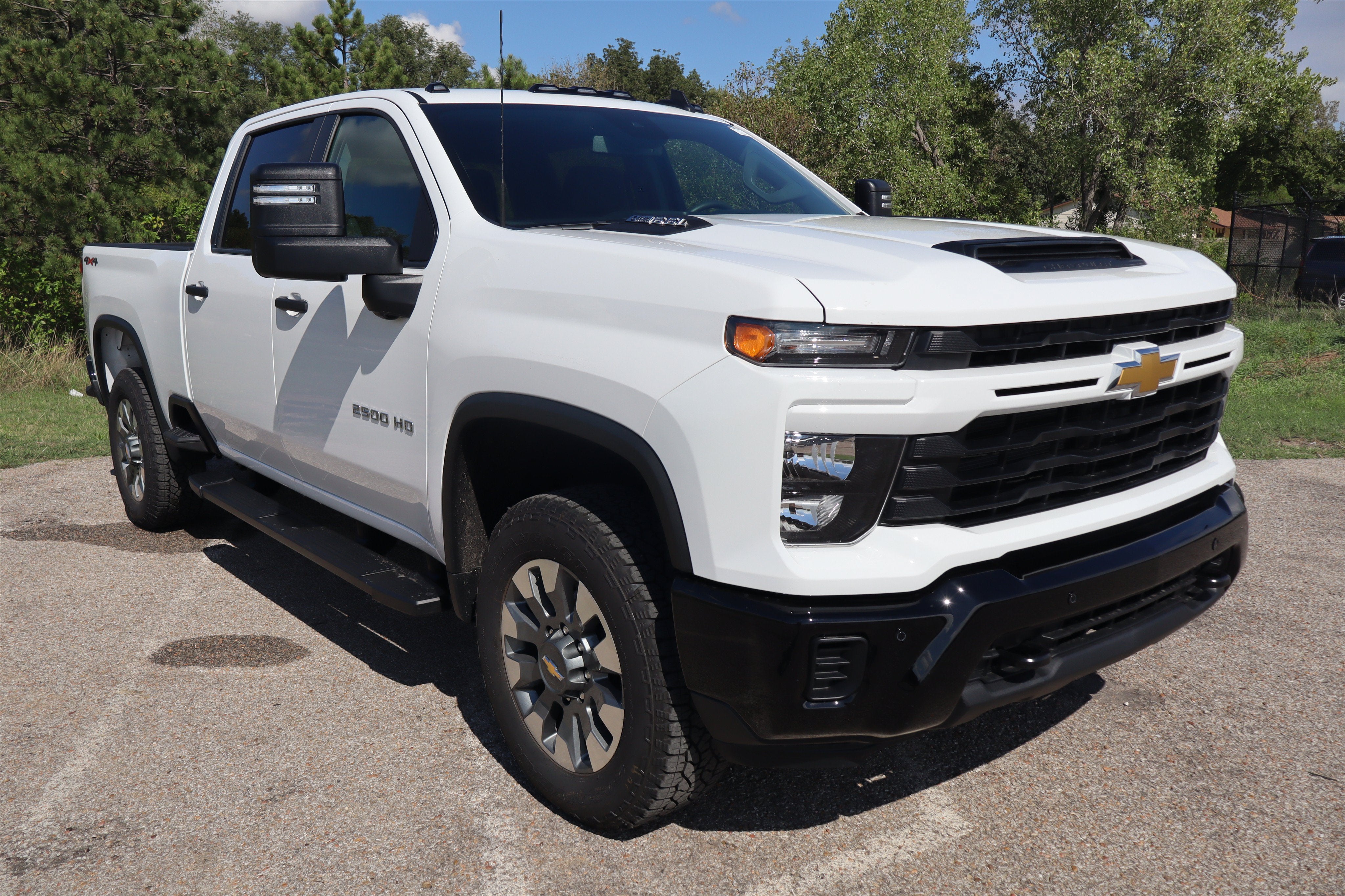 2026 Chevrolet Silverado 2500HD Custom Crew Cab 4WD