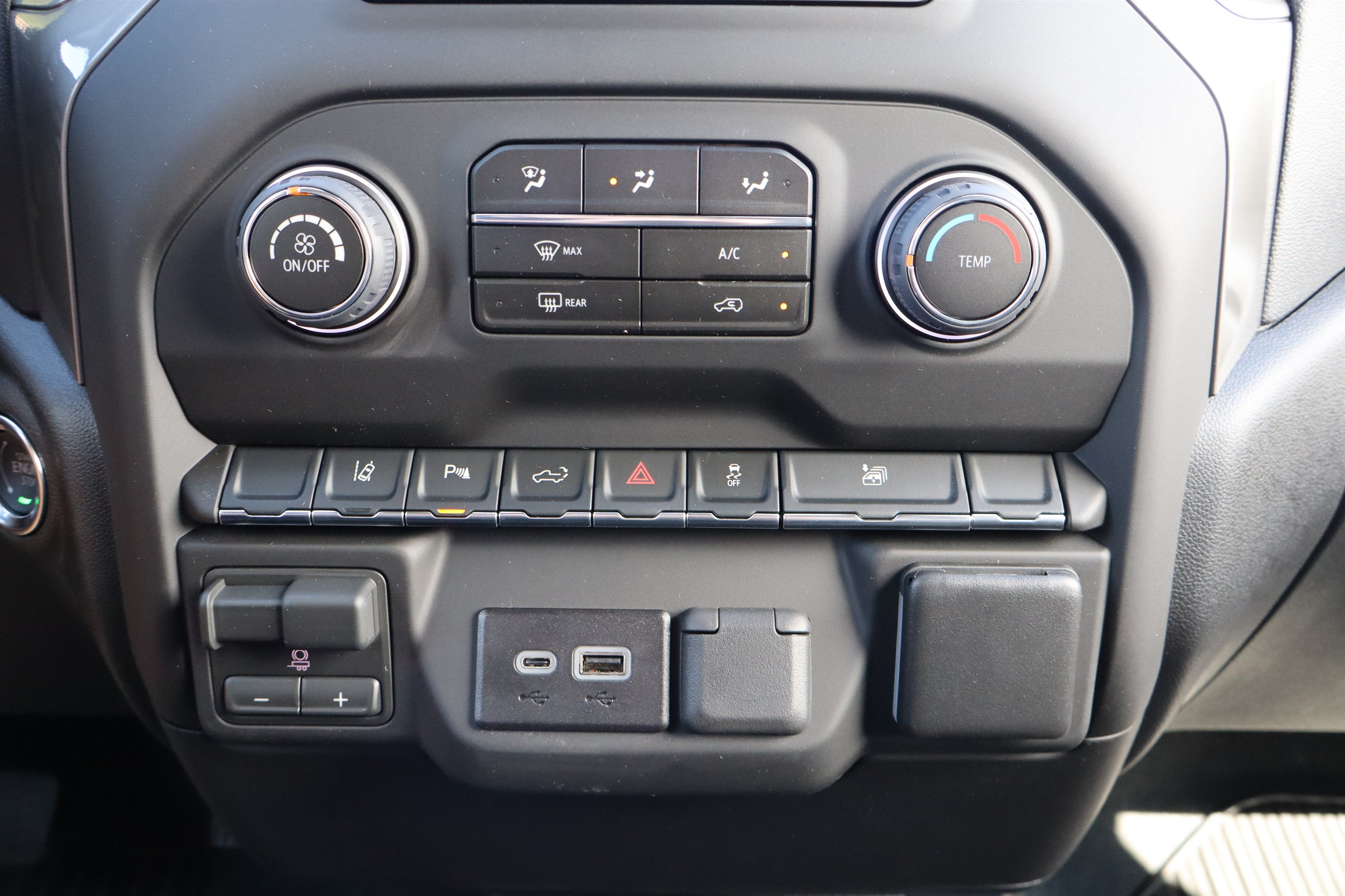 2026 Chevrolet Silverado 2500HD Custom Crew Cab 4WD