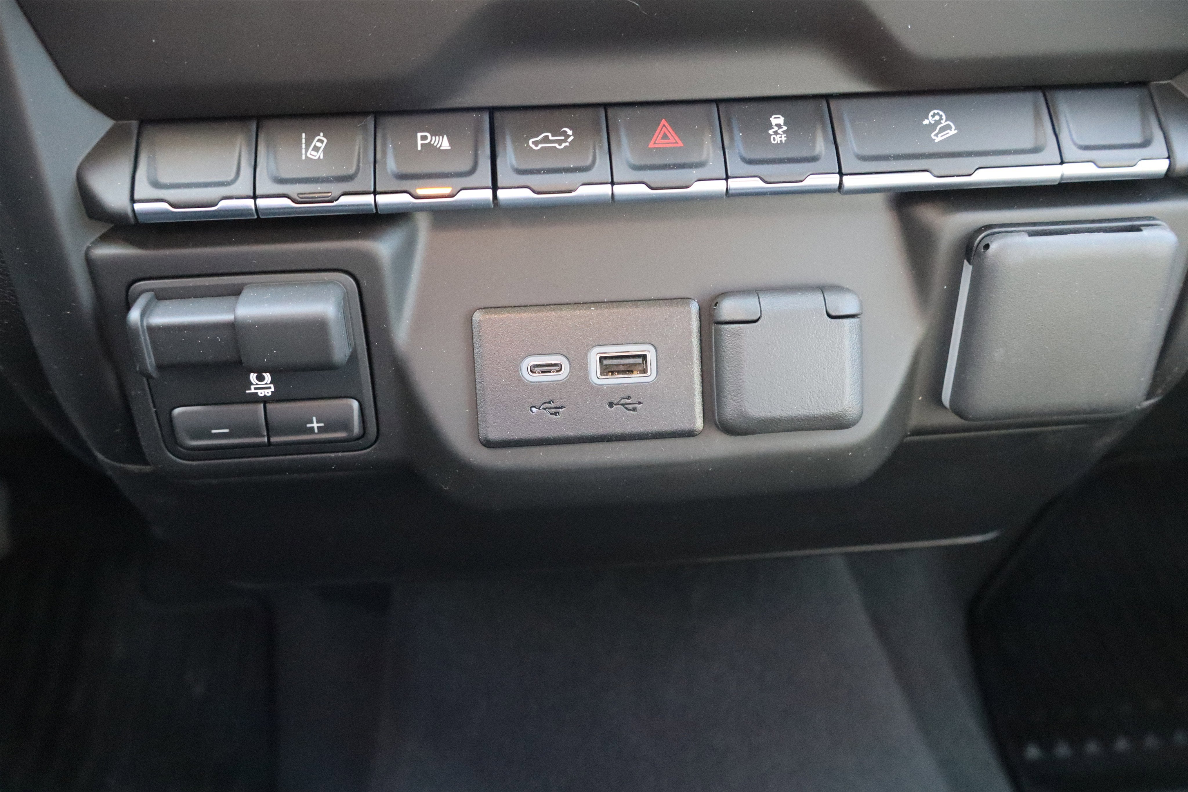 2026 Chevrolet Silverado 2500HD Custom Crew Cab 4WD