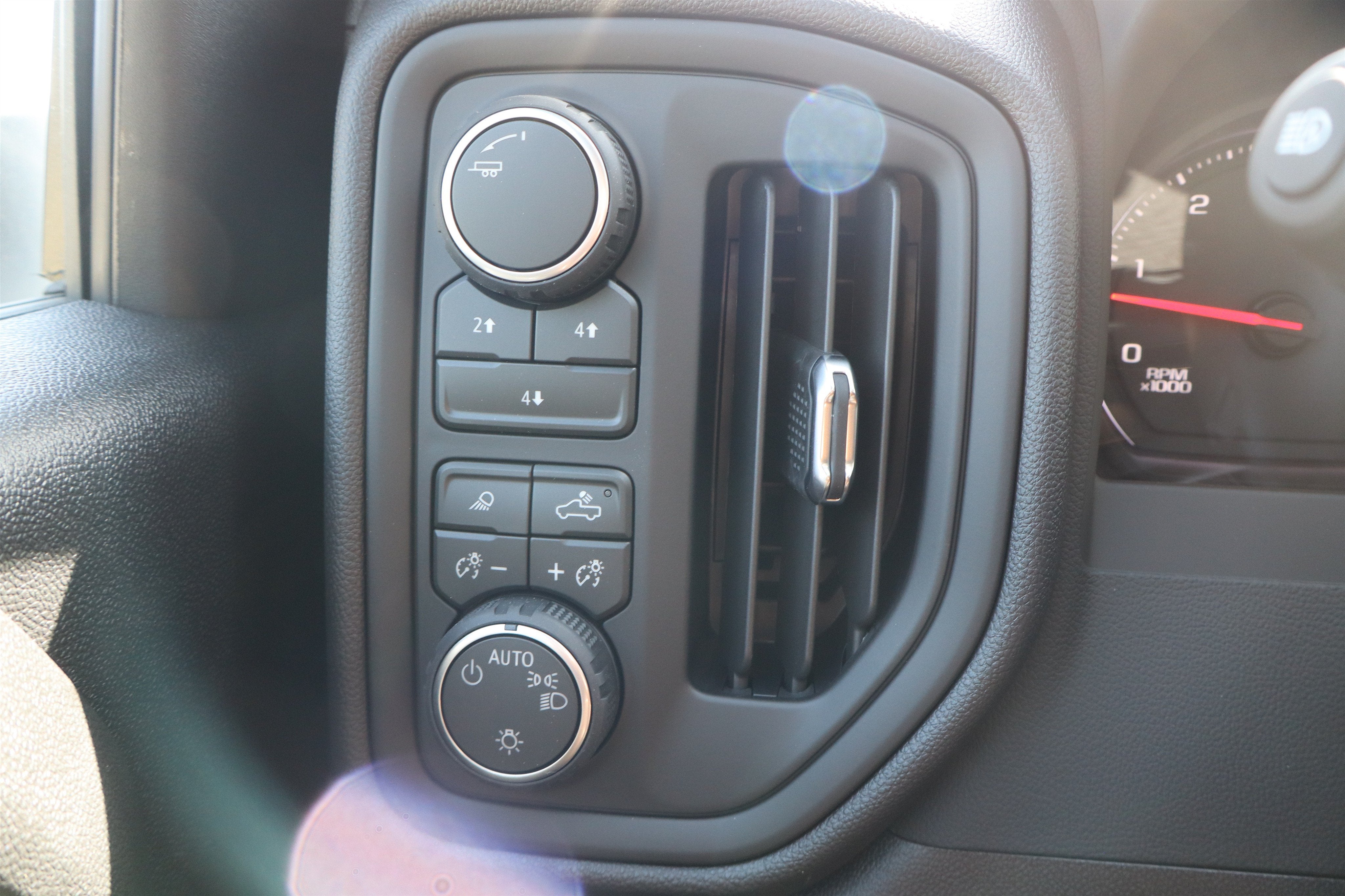 2026 Chevrolet Silverado 2500HD Custom Crew Cab 4WD