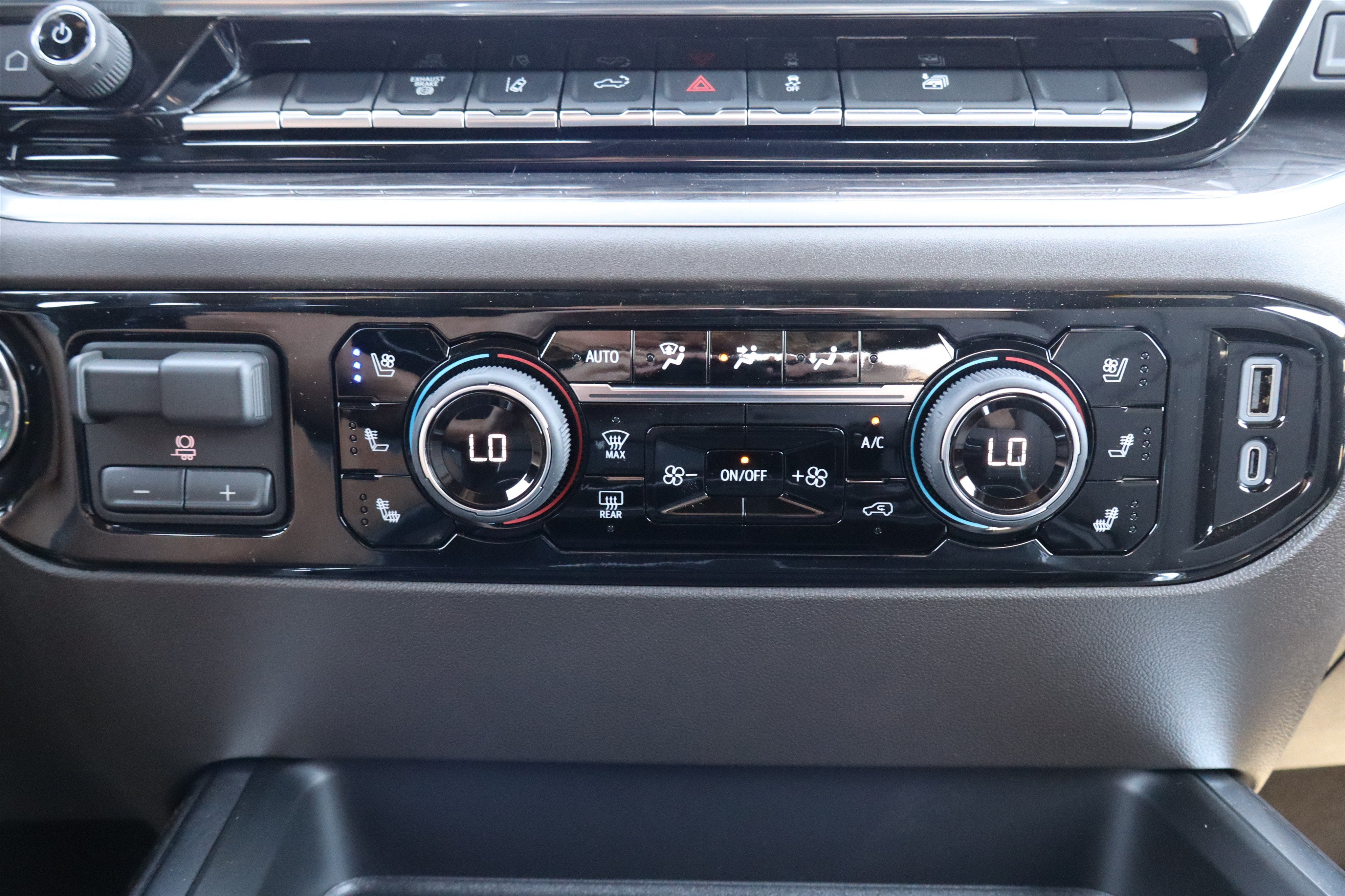 2026 Chevrolet Silverado 2500HD LTZ Crew Cab 4WD