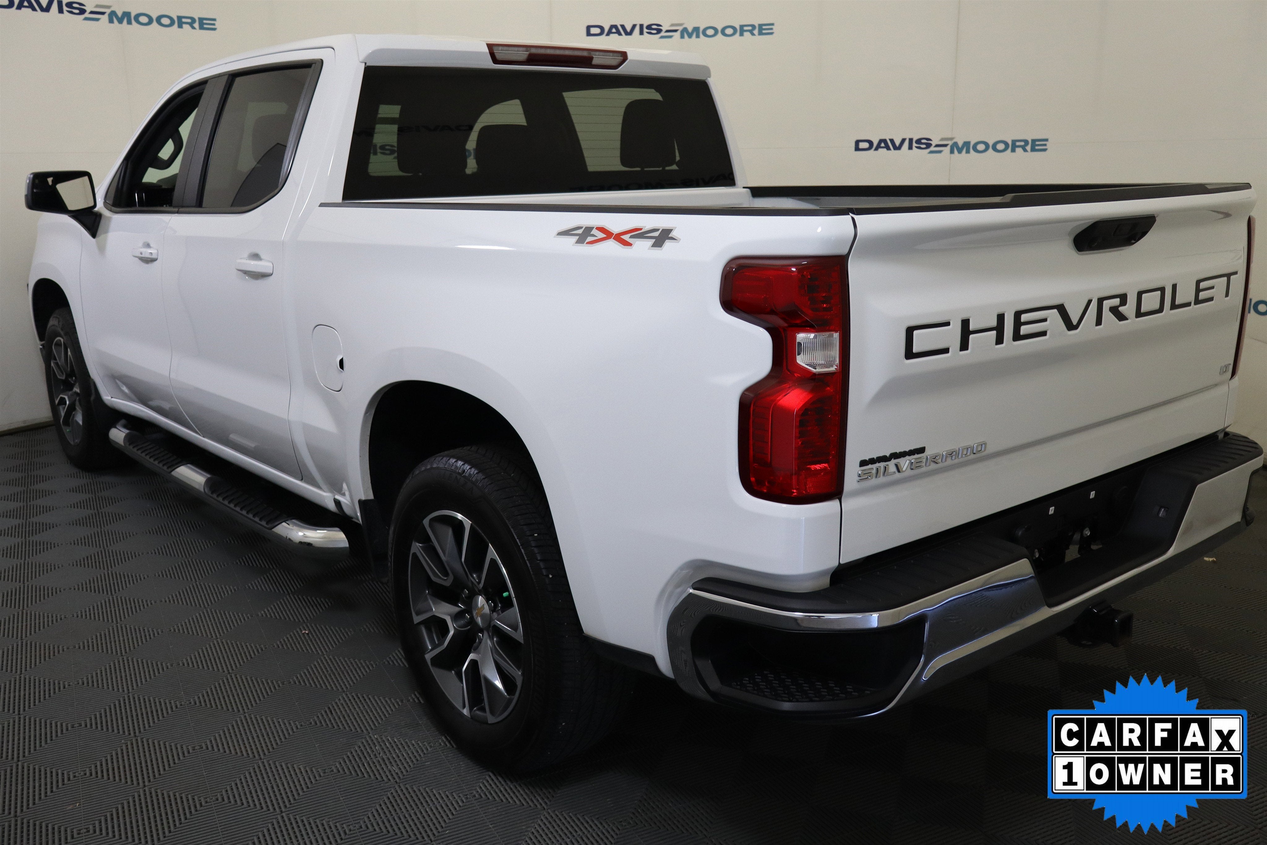 2024 Chevrolet Silverado 1500 LT Crew Cab 4WD