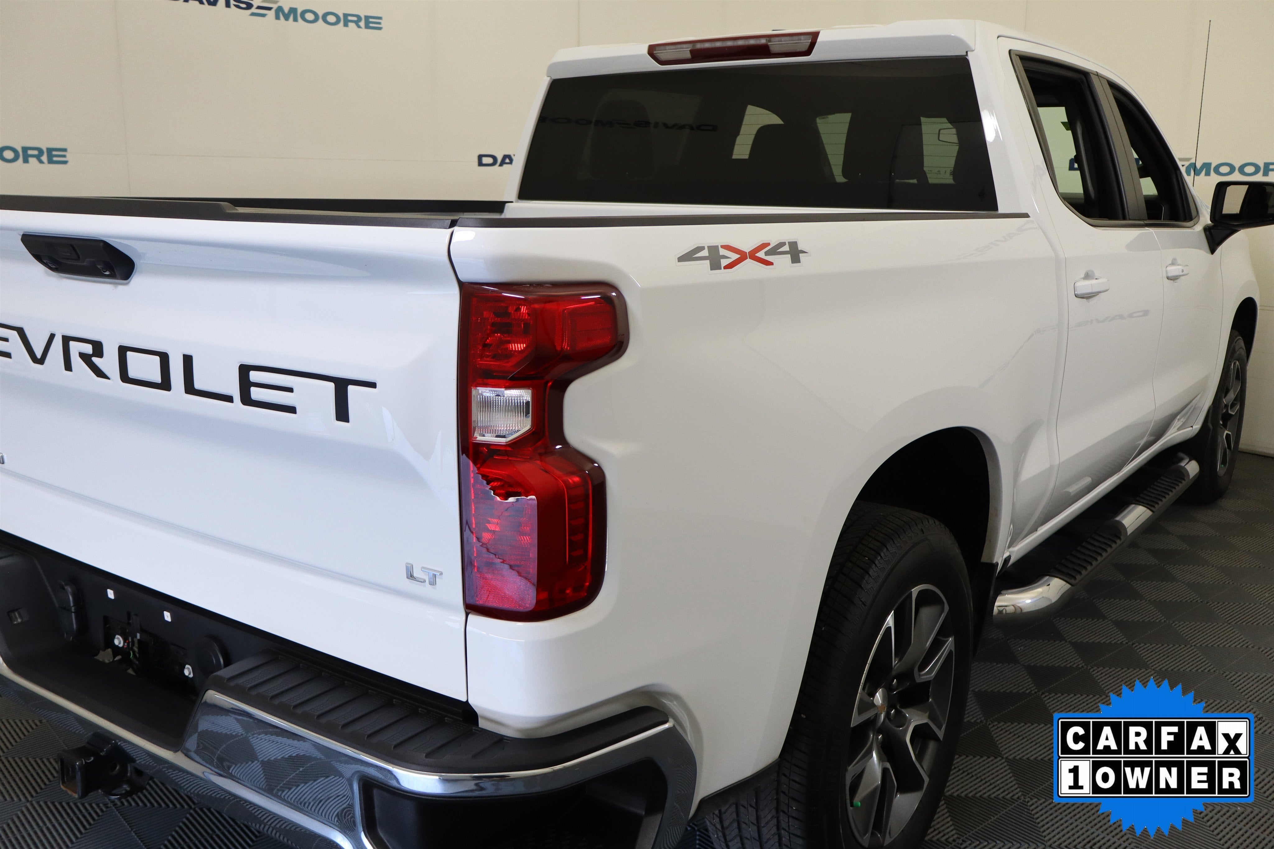 2024 Chevrolet Silverado 1500 LT Crew Cab 4WD