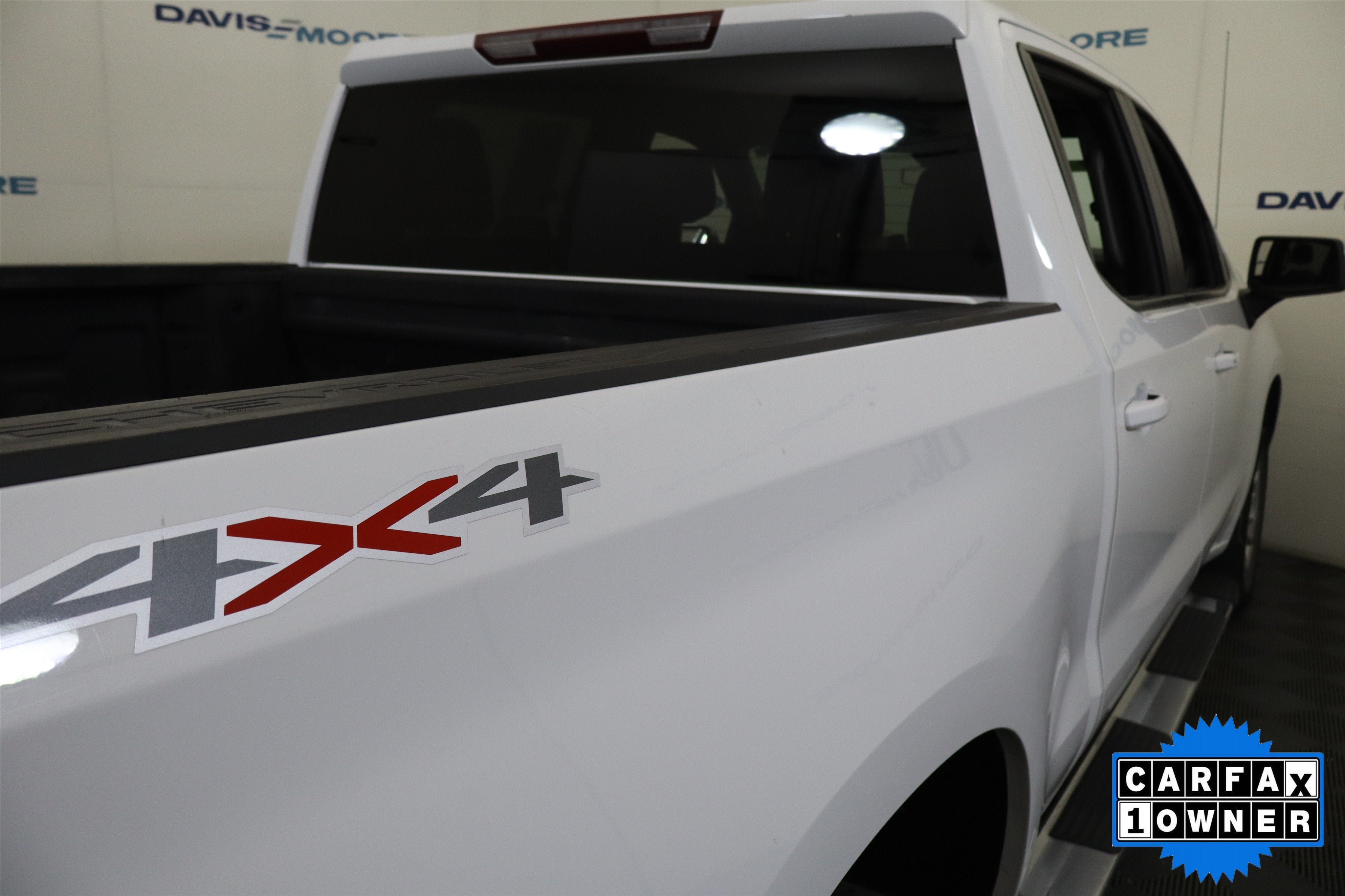 2023 Chevrolet Silverado 1500 LT Crew Cab 4WD