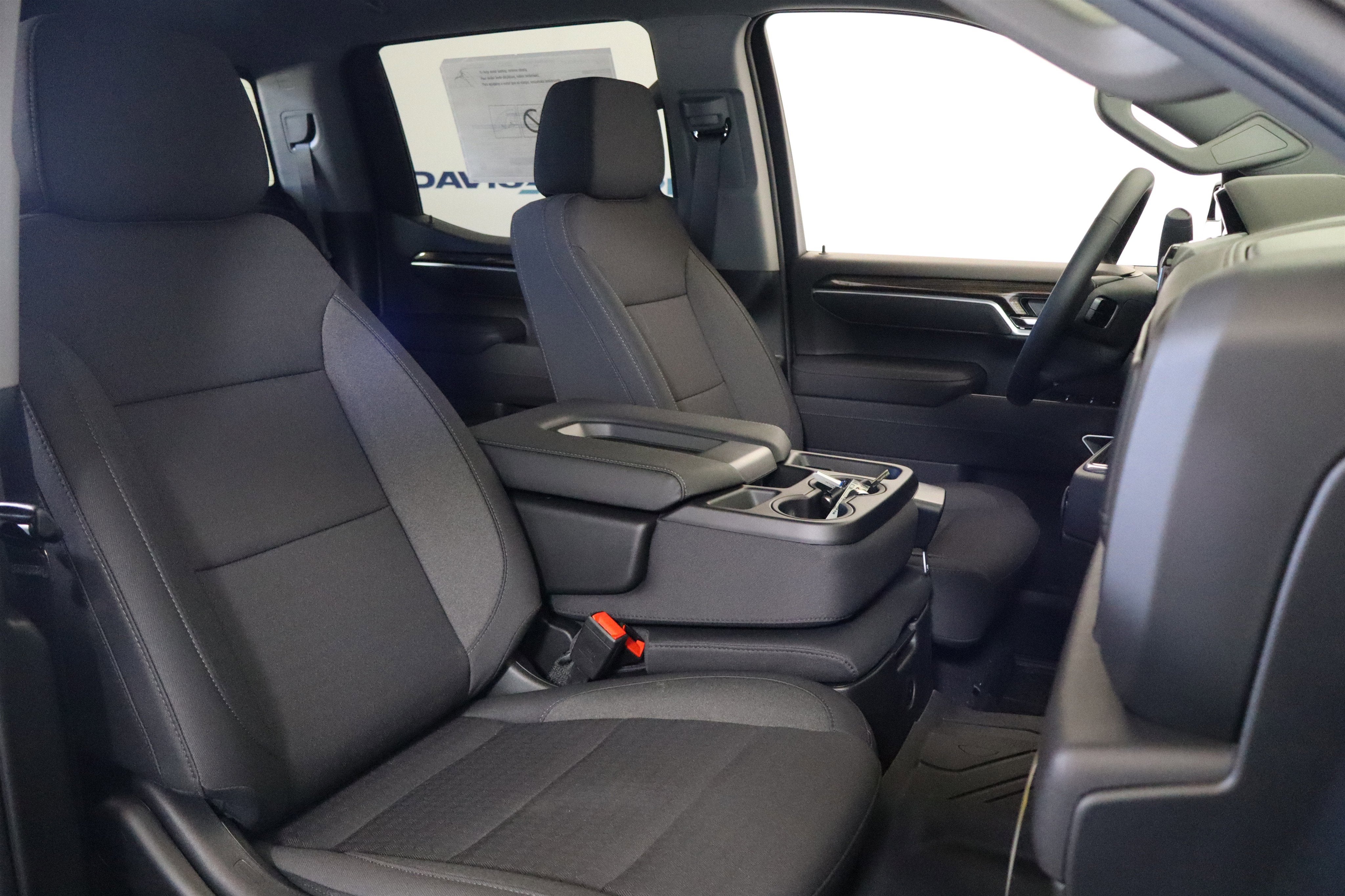 2026 Chevrolet Silverado 1500 LT Crew Cab 4WD