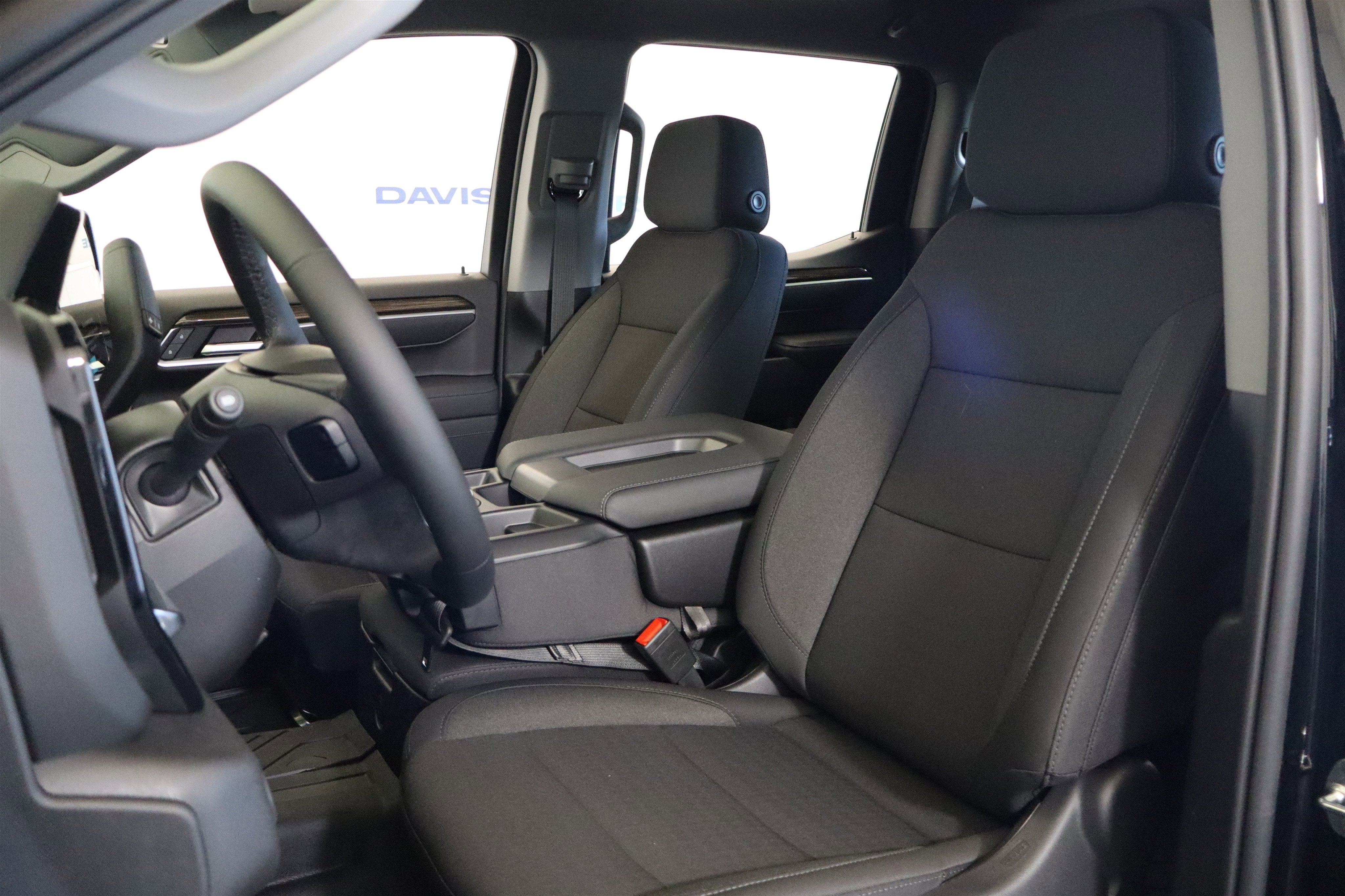 2026 Chevrolet Silverado 1500 LT Crew Cab 4WD