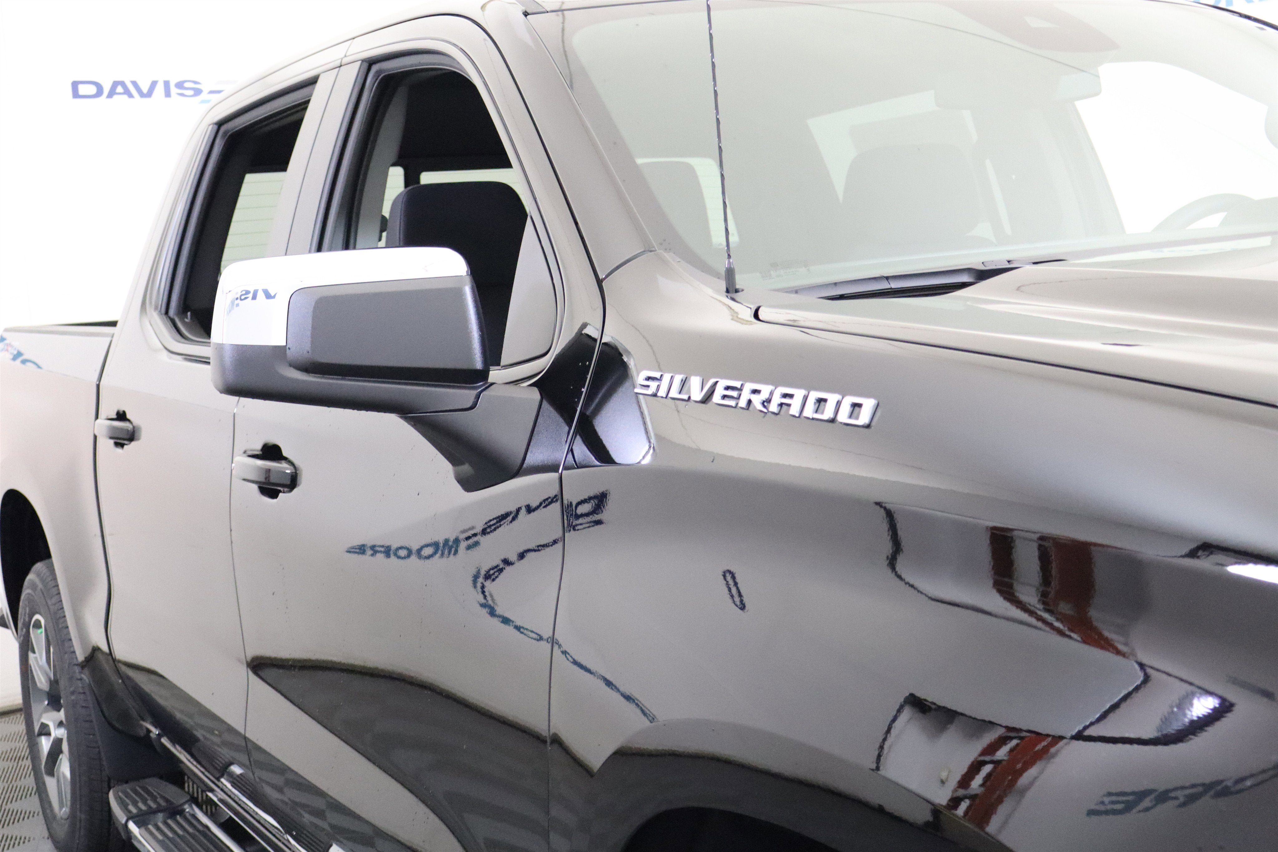 2026 Chevrolet Silverado 1500 LT Crew Cab 4WD