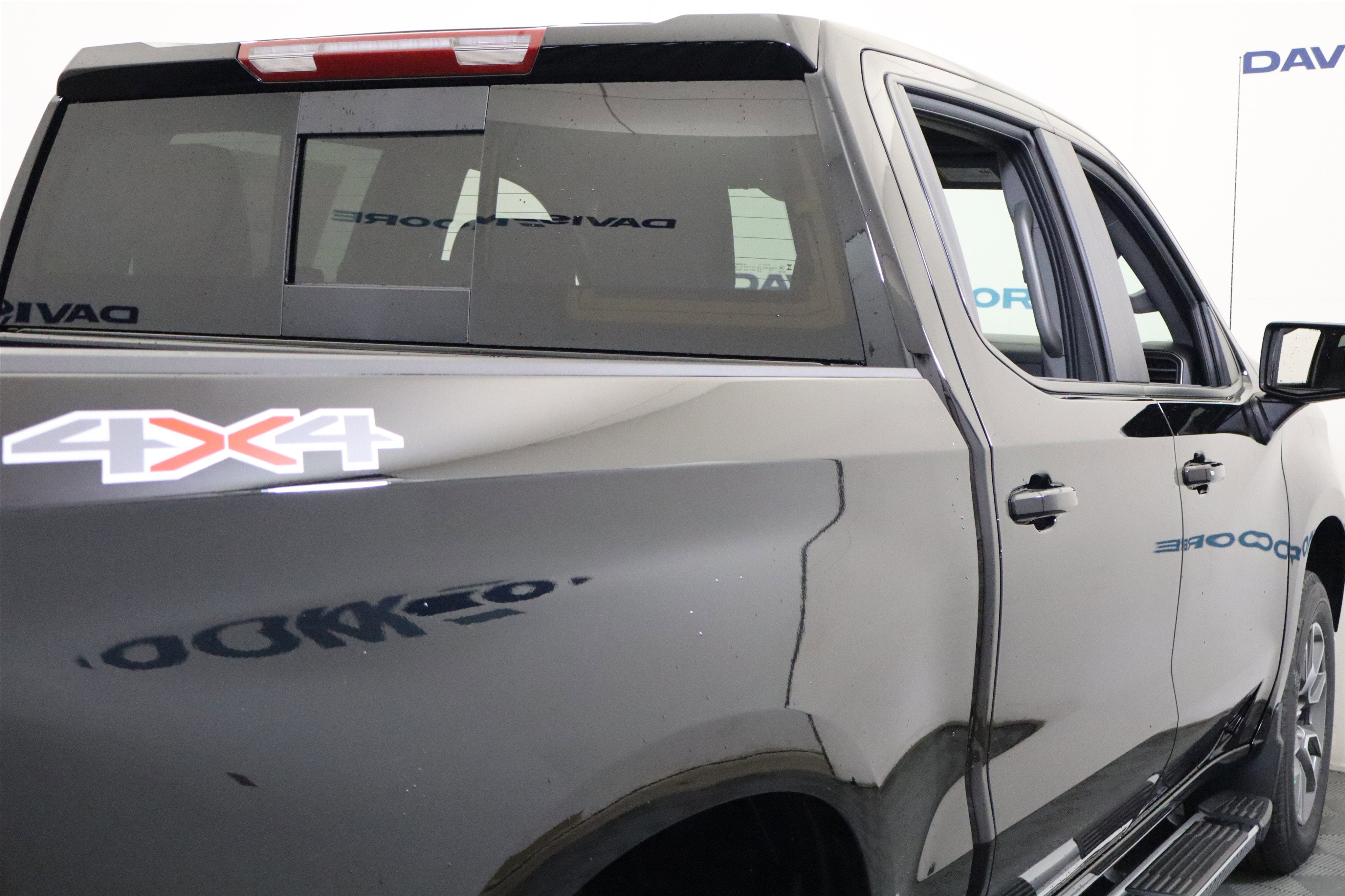 2026 Chevrolet Silverado 1500 LT Crew Cab 4WD