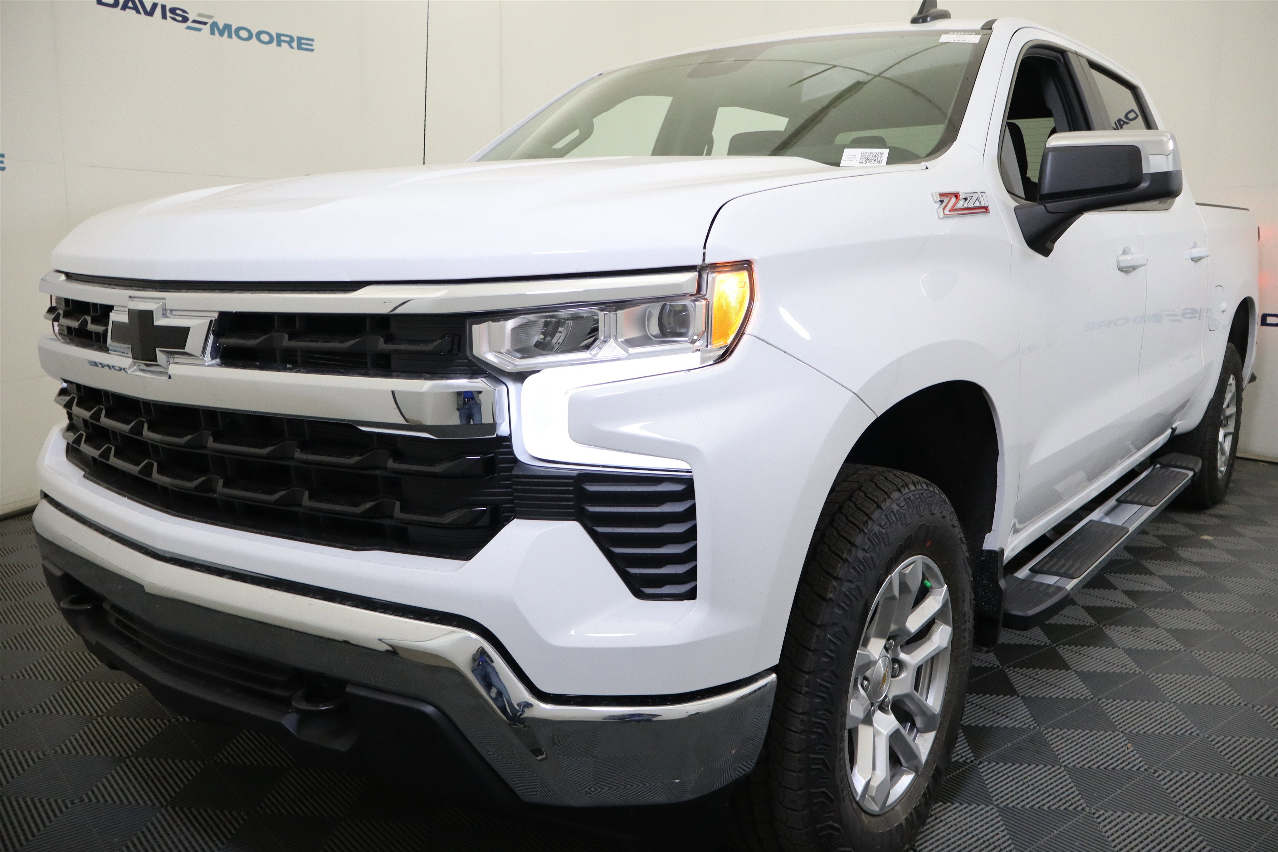 2026 Chevrolet Silverado 1500 LT Crew Cab 4WD