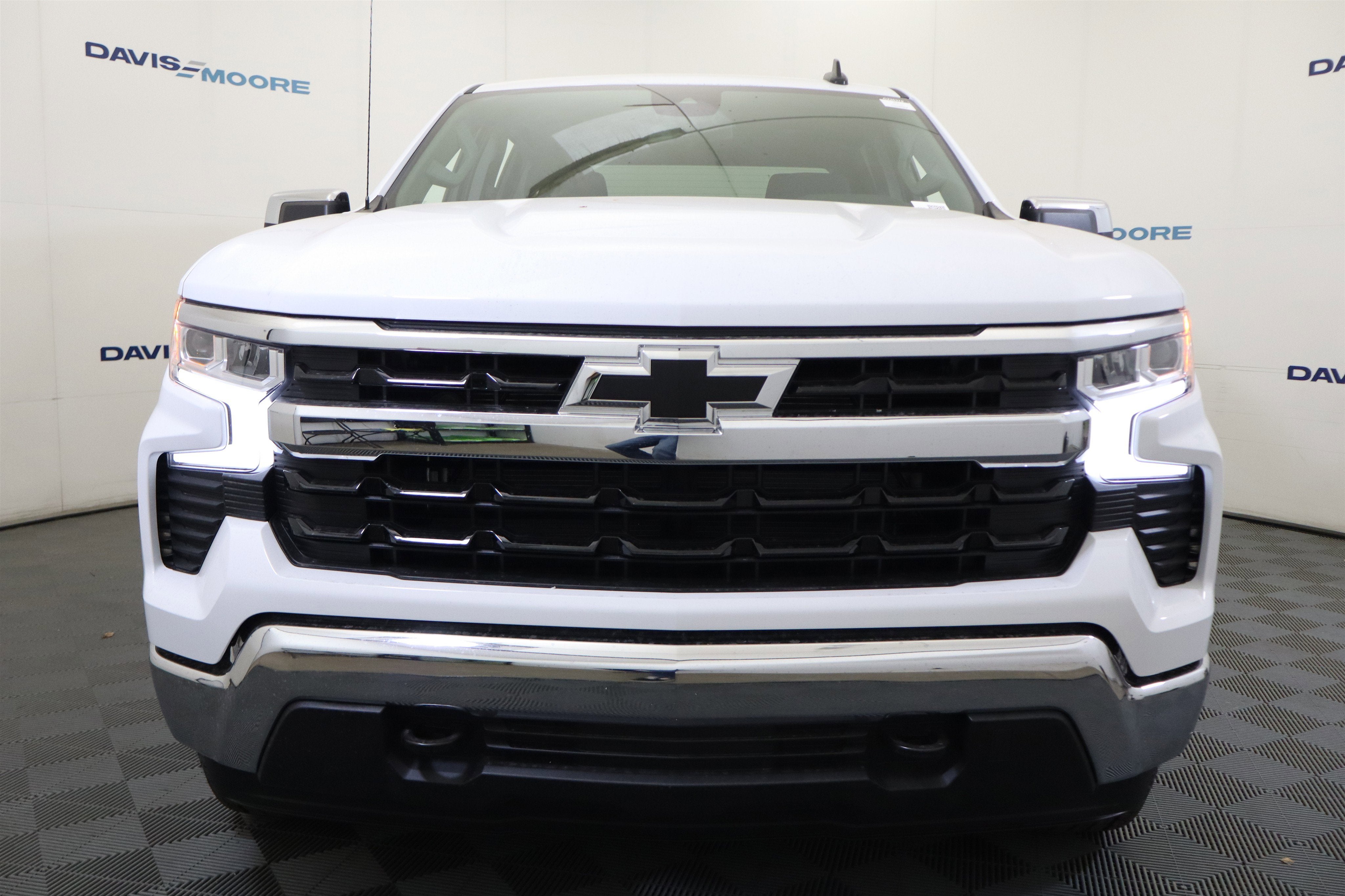 2026 Chevrolet Silverado 1500 LT Crew Cab 4WD