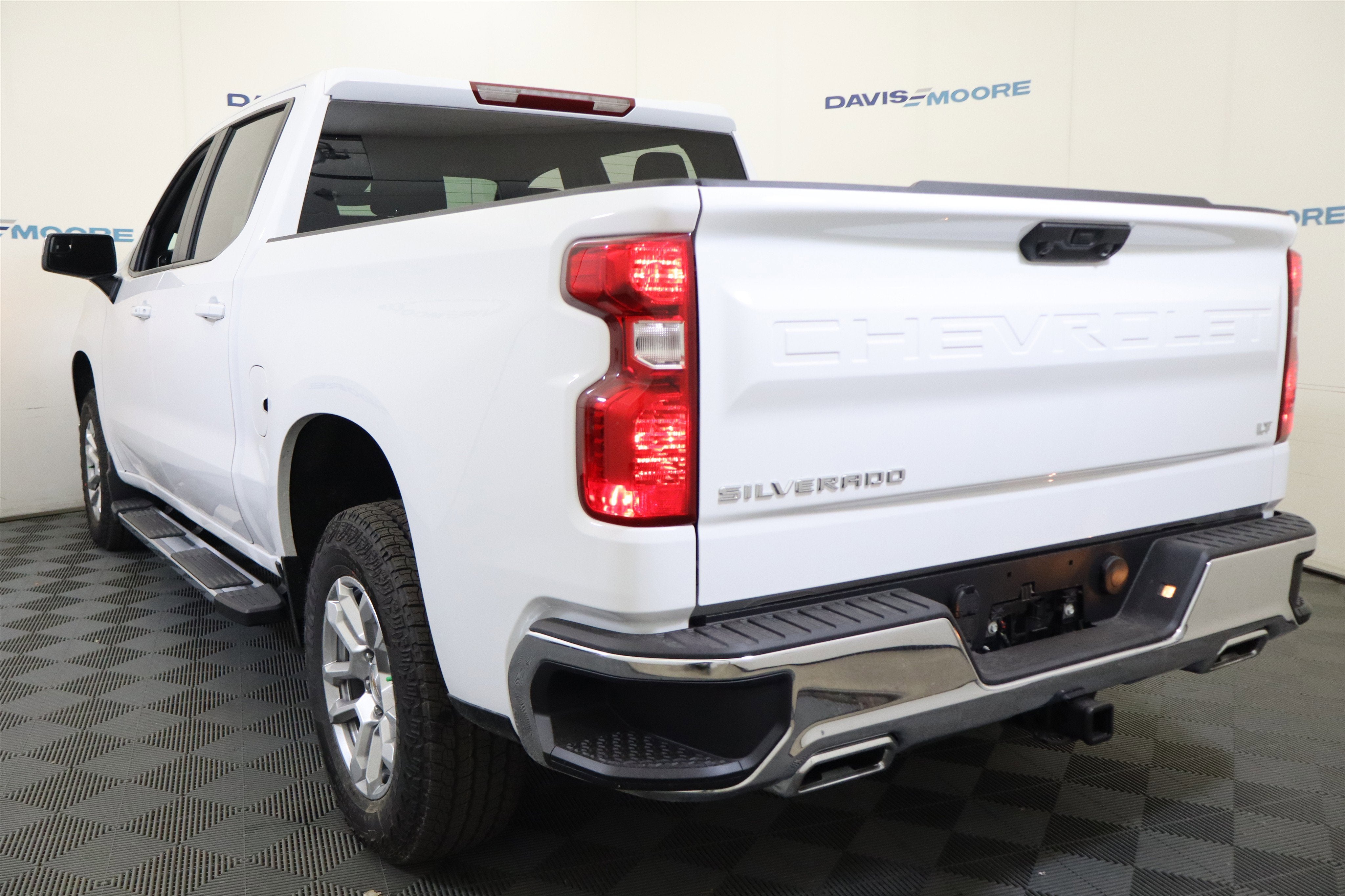 2026 Chevrolet Silverado 1500 LT Crew Cab 4WD