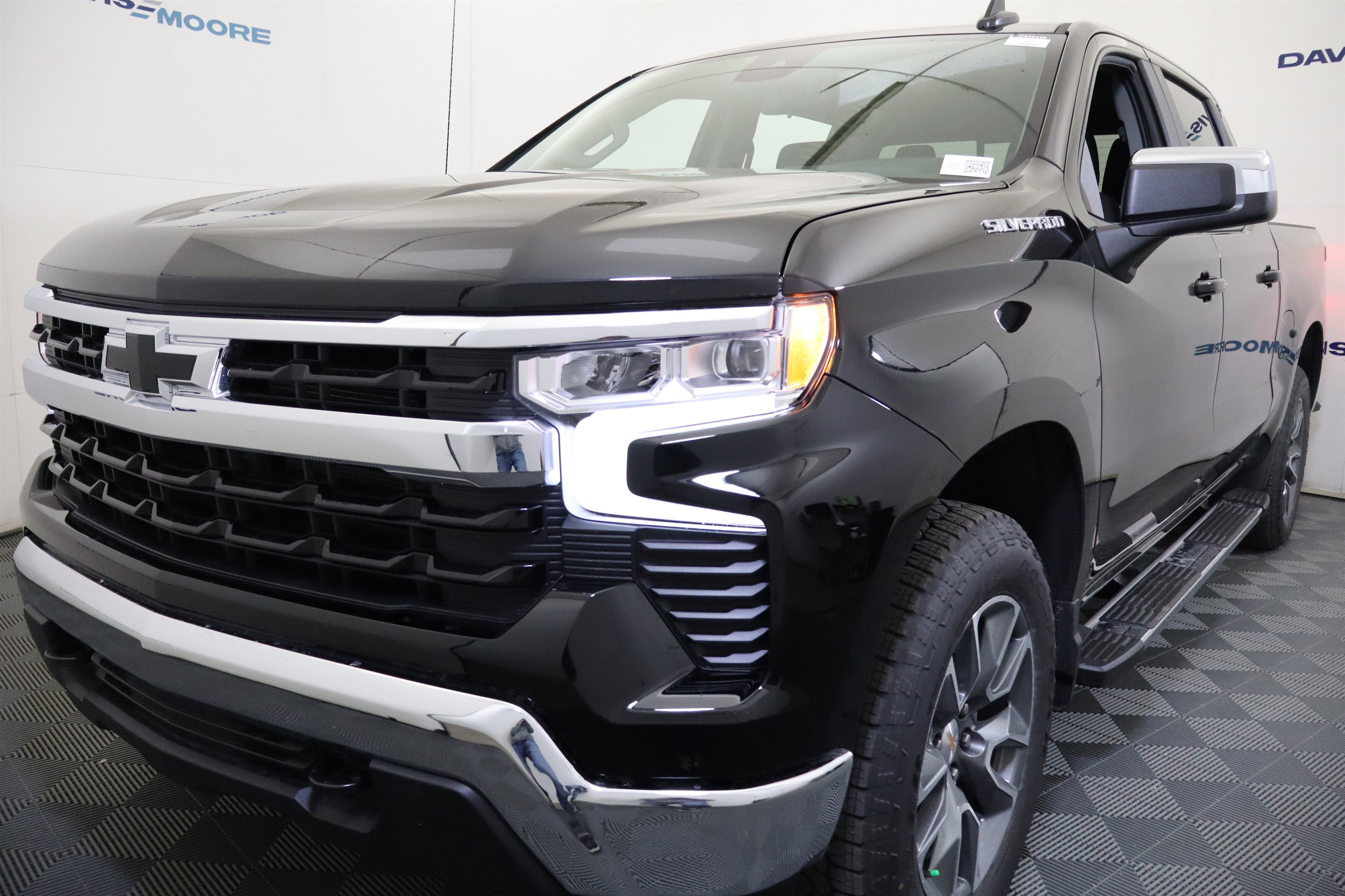 2026 Chevrolet Silverado 1500 LT Crew Cab 4WD