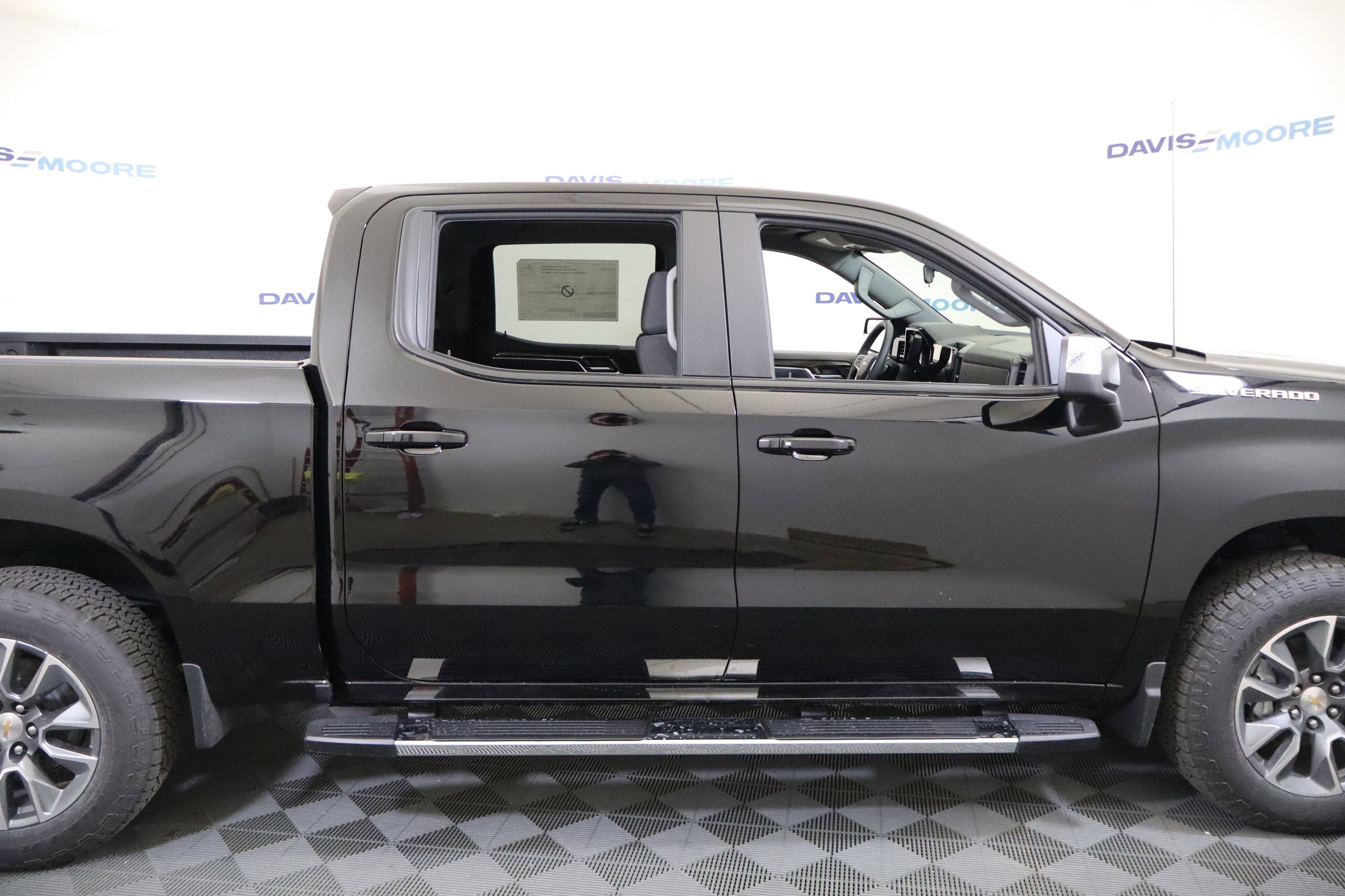 2026 Chevrolet Silverado 1500 LT Crew Cab 4WD
