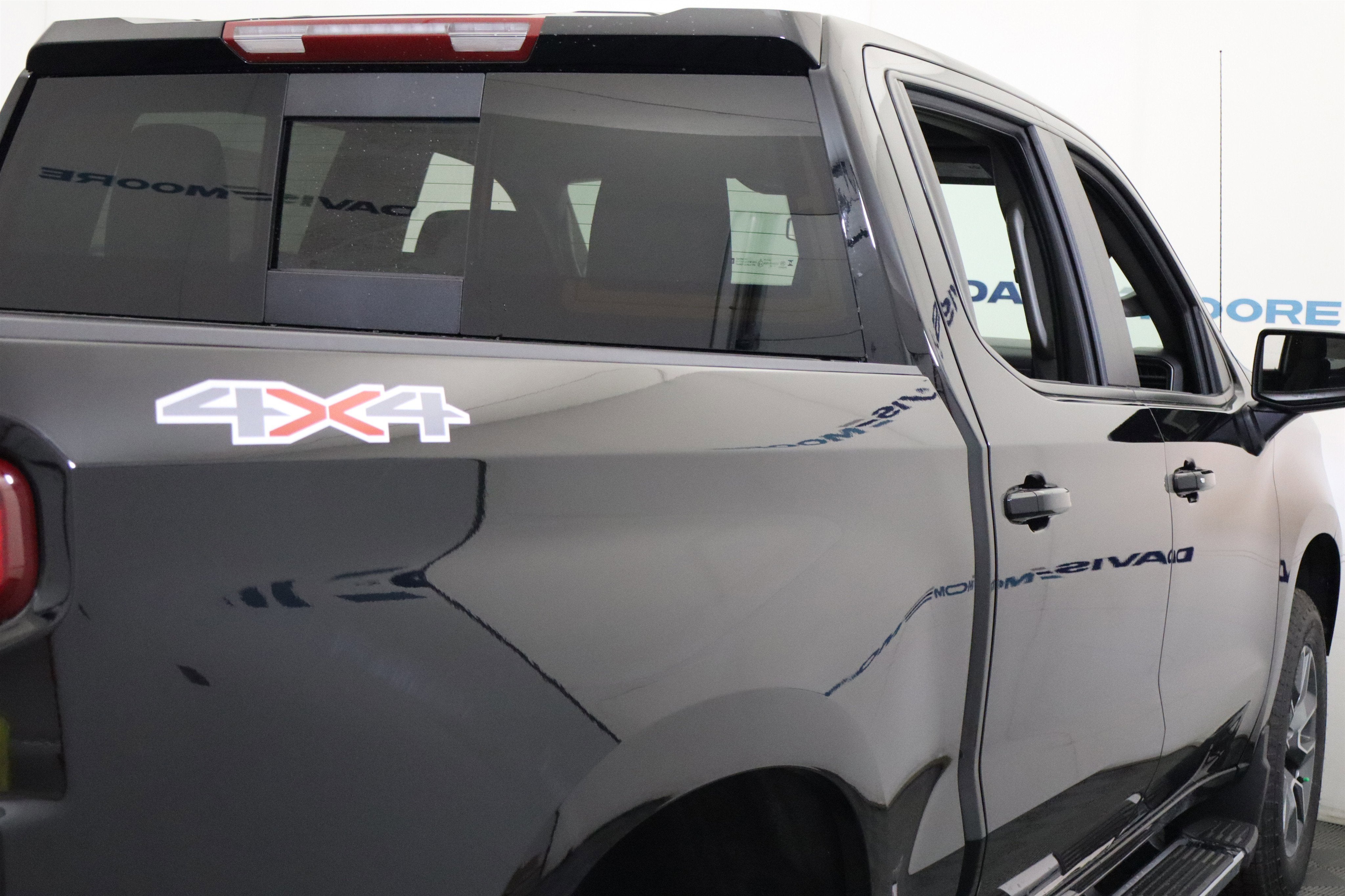 2026 Chevrolet Silverado 1500 LT Crew Cab 4WD