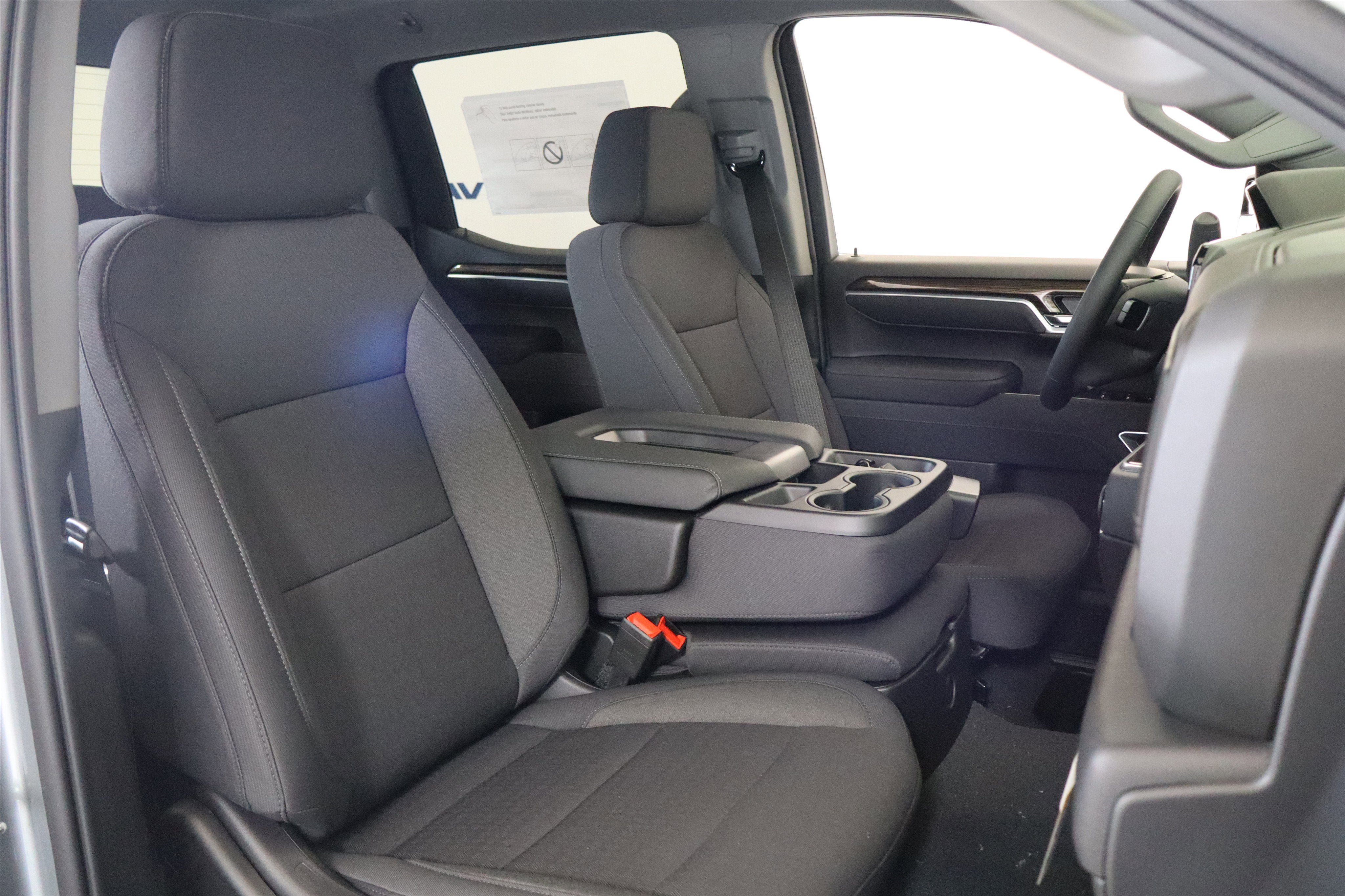 2026 Chevrolet Silverado 1500 LT Crew Cab 4WD