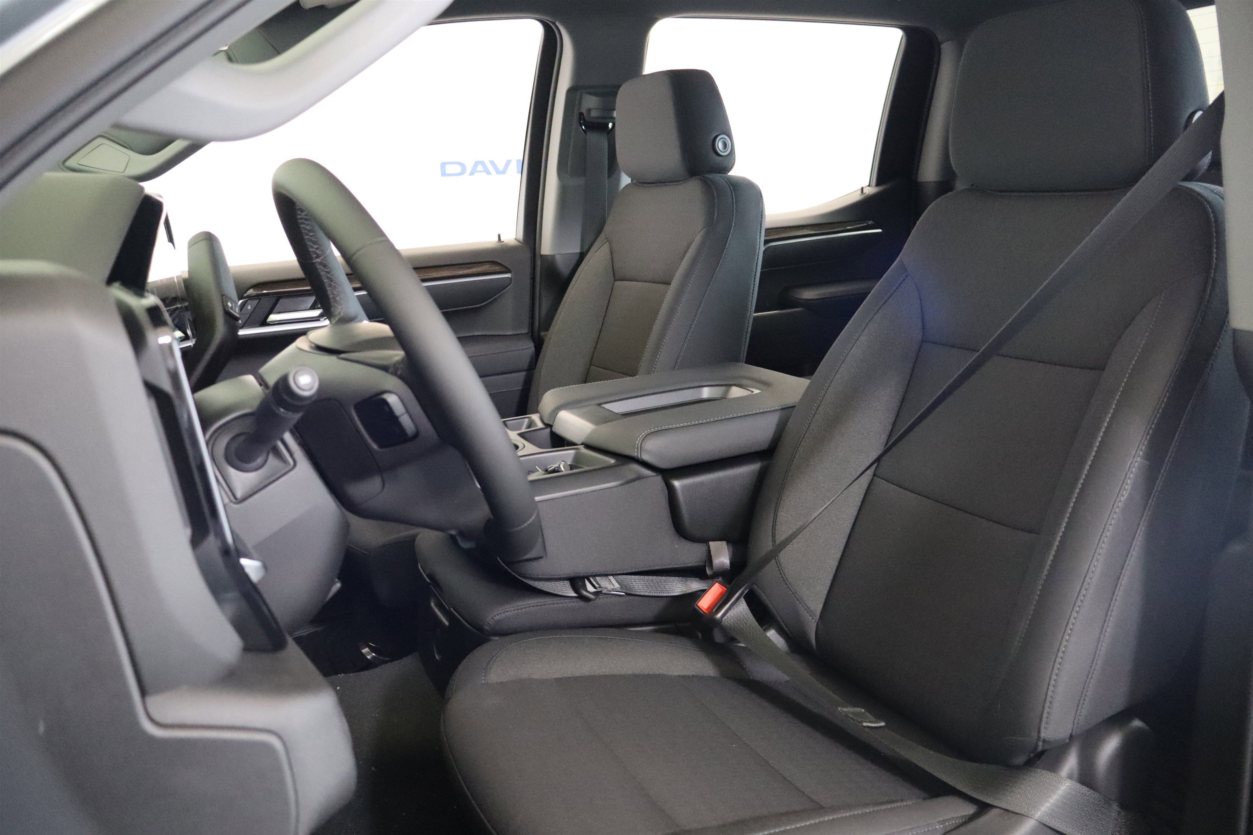 2026 Chevrolet Silverado 1500 LT Crew Cab 4WD