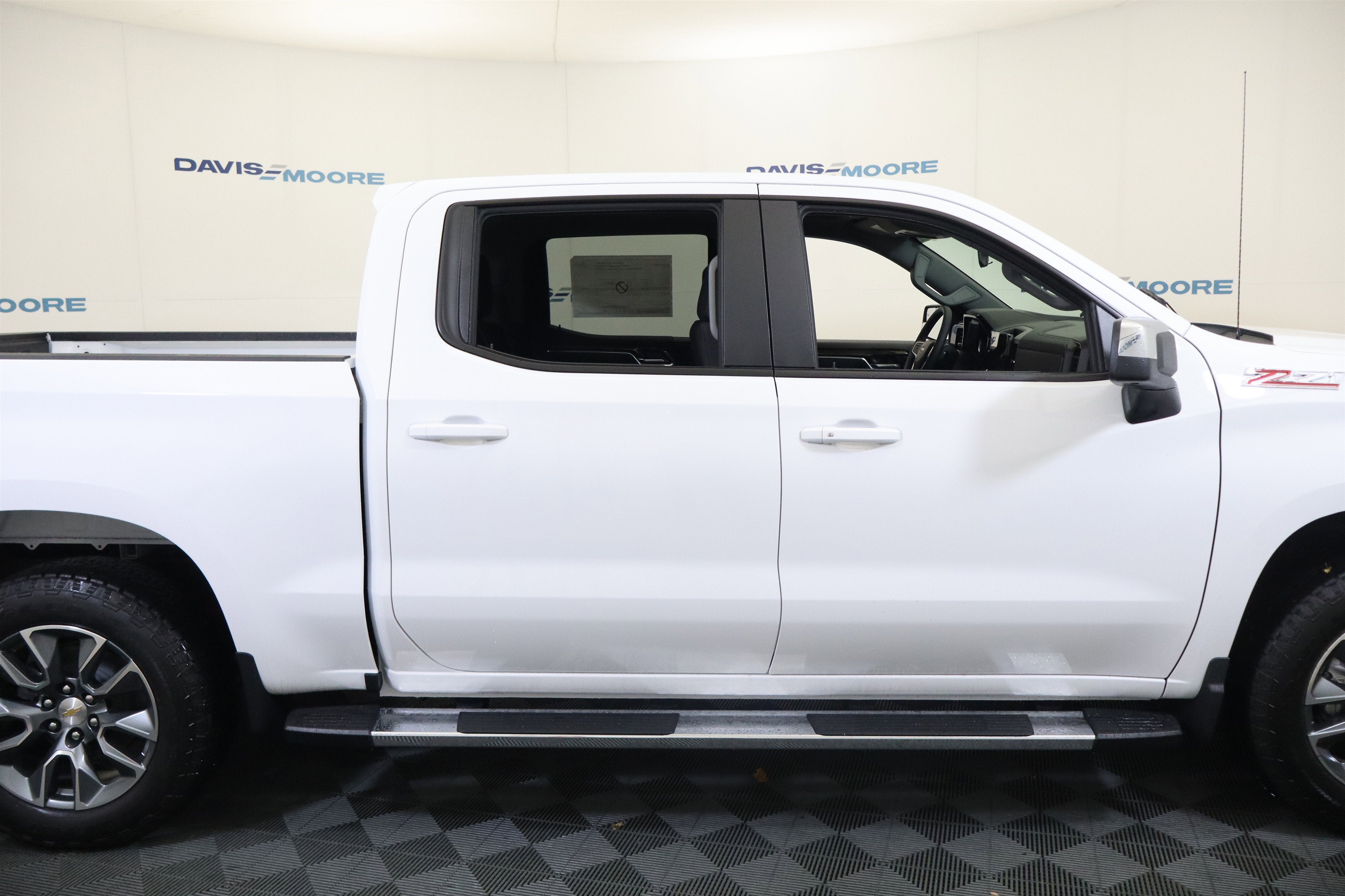 2026 Chevrolet Silverado 1500 LT Crew Cab 4WD