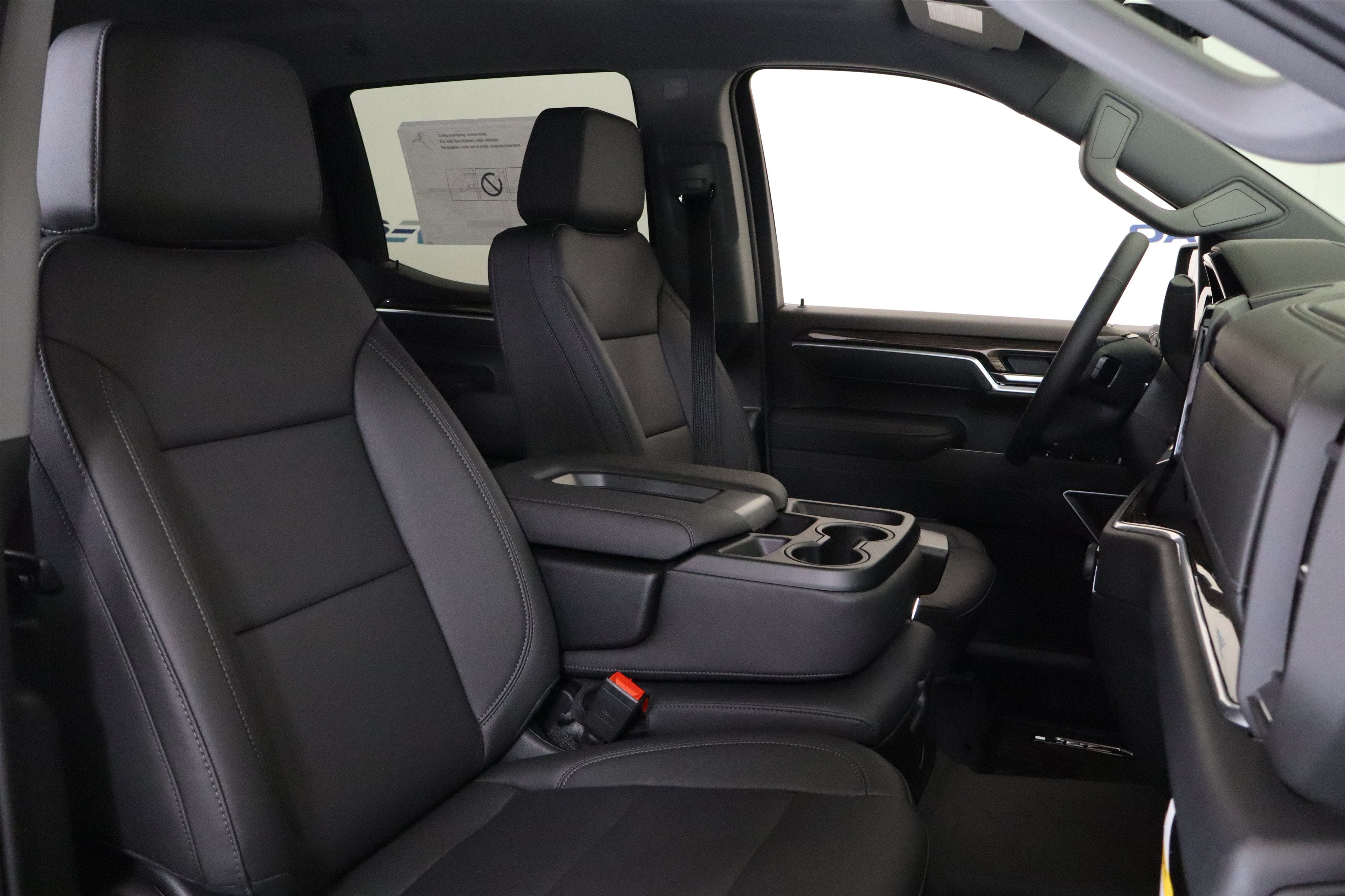 2026 Chevrolet Silverado 1500 LT Crew Cab 4WD